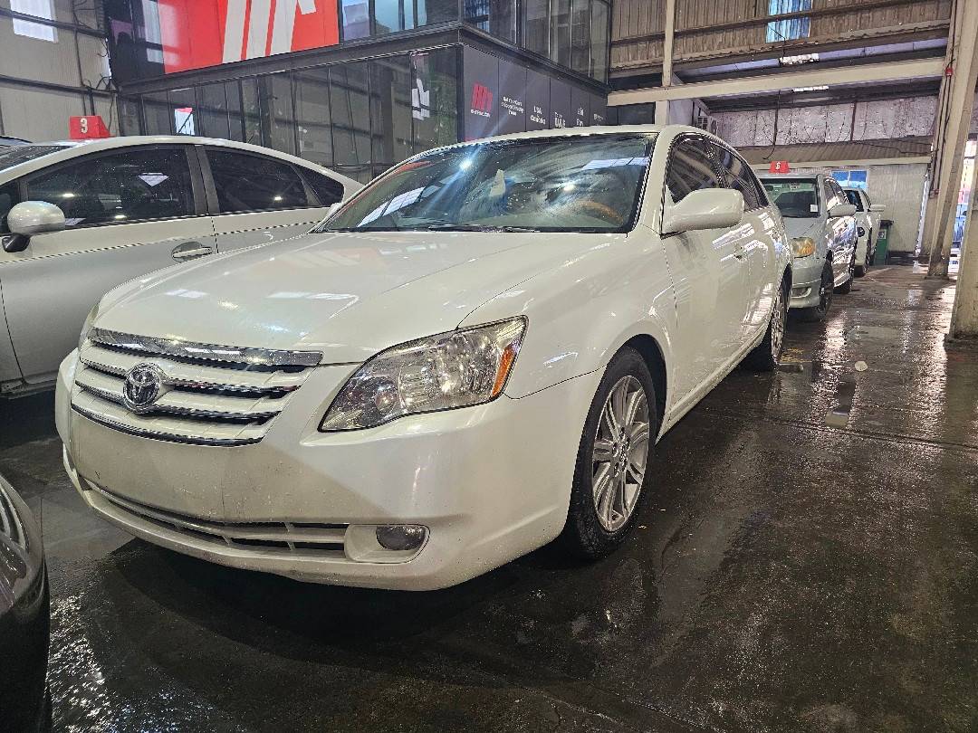 TOYOTA AVALON