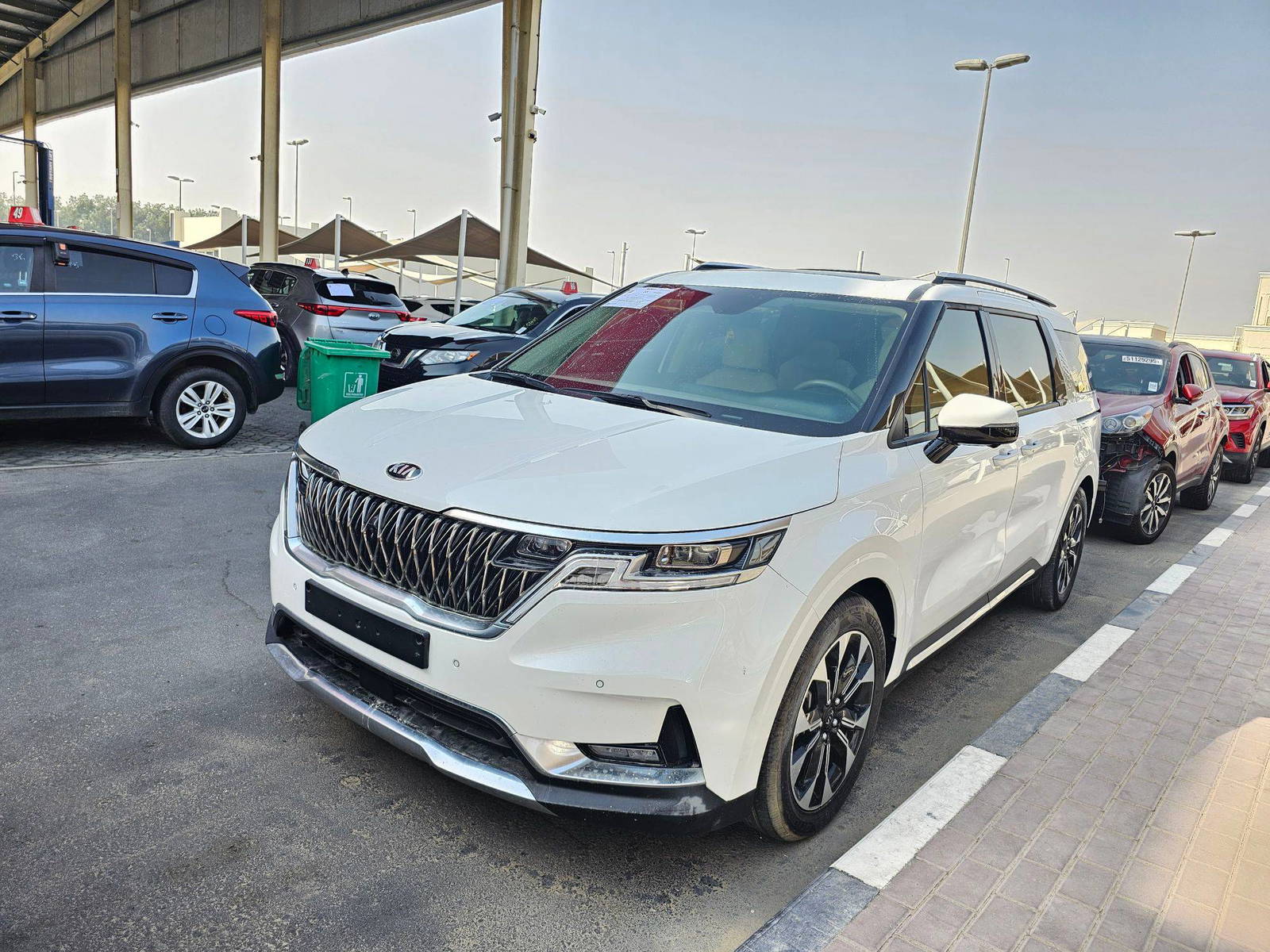 2021 KIA CARNIVAL LX — 50632 KM — Lot MS019753 — Souq - Marhaba Auctions Used Cars - Image 4
