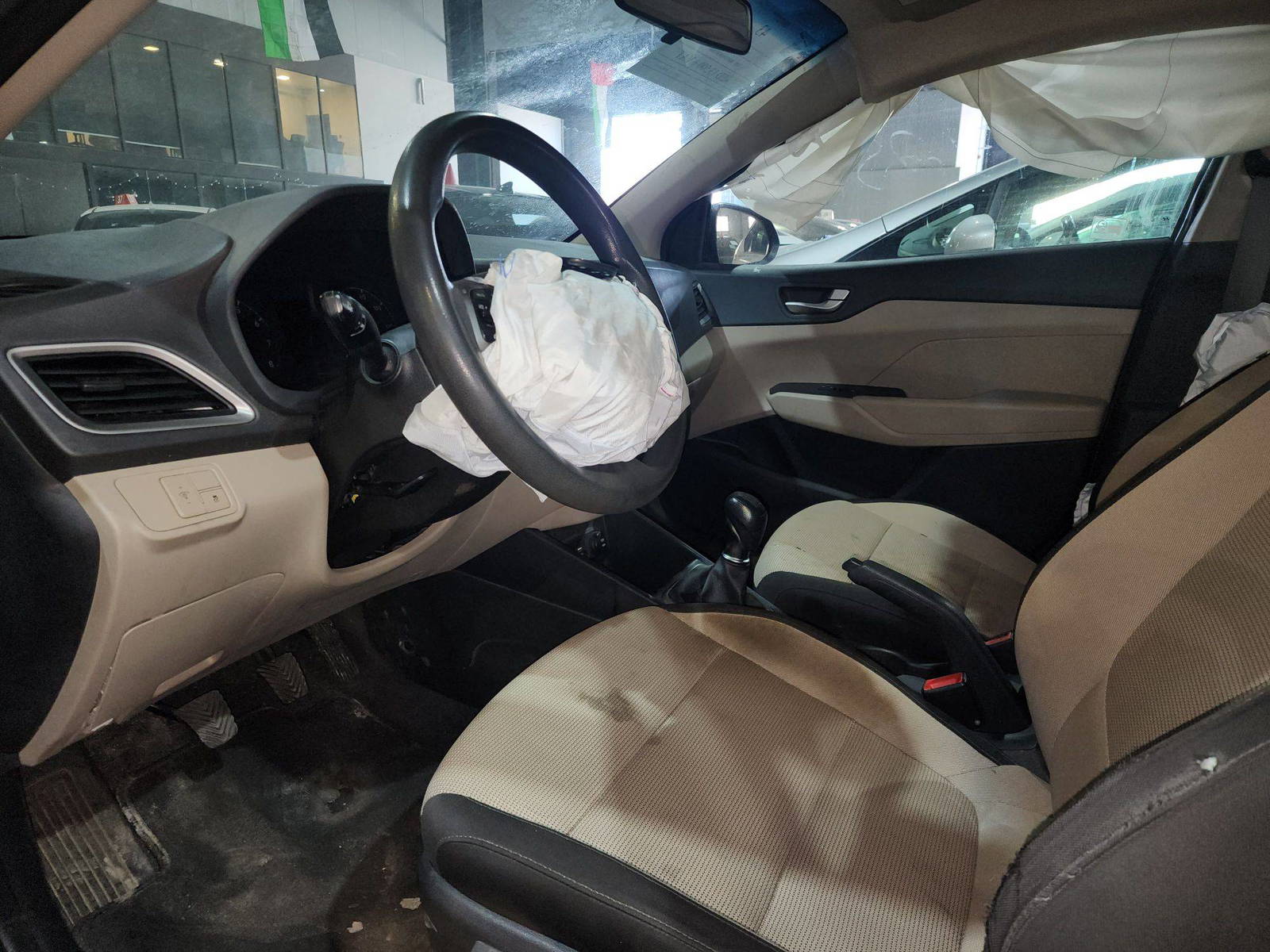 HYUNDAI ACCENT 2020 - Marhaba Auction Used Cars - Image 7