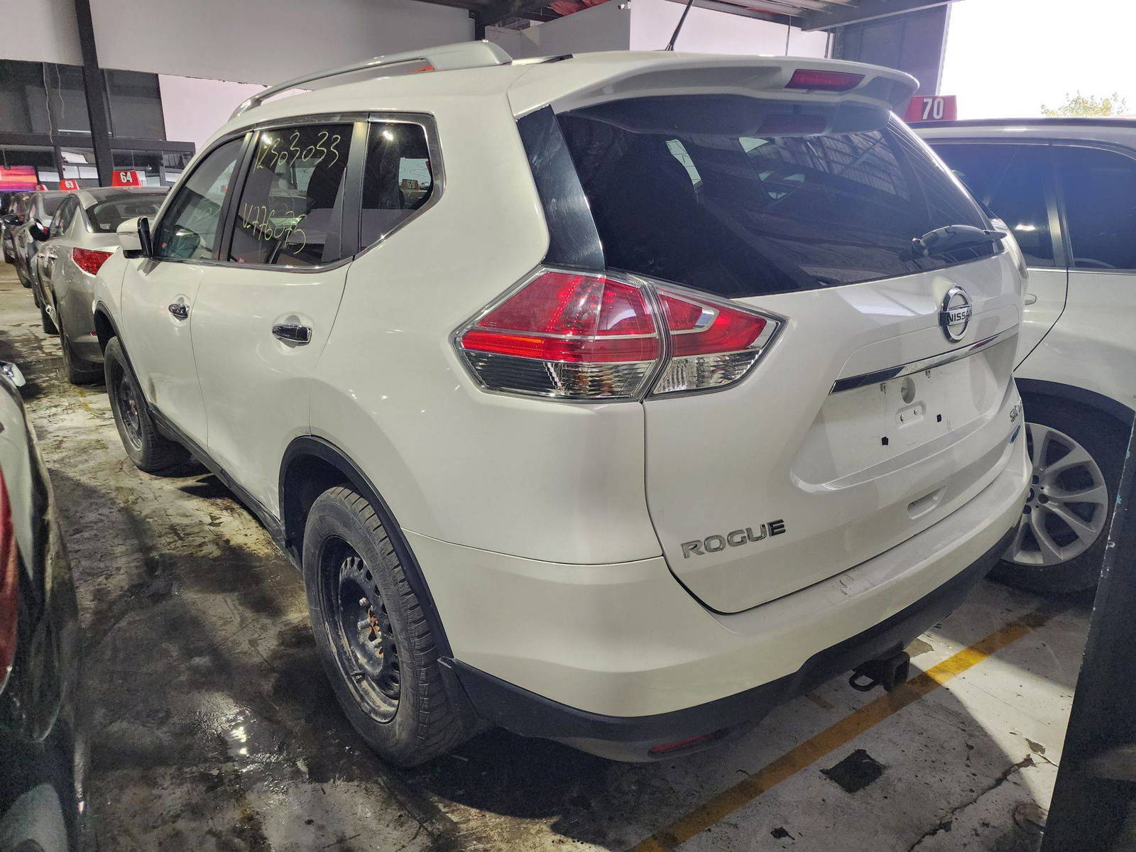 2014 NISSAN ROGUE — 233554 KM — Lot C776075 — Al Quoz - Marhaba Auctions Used Cars - Image 3