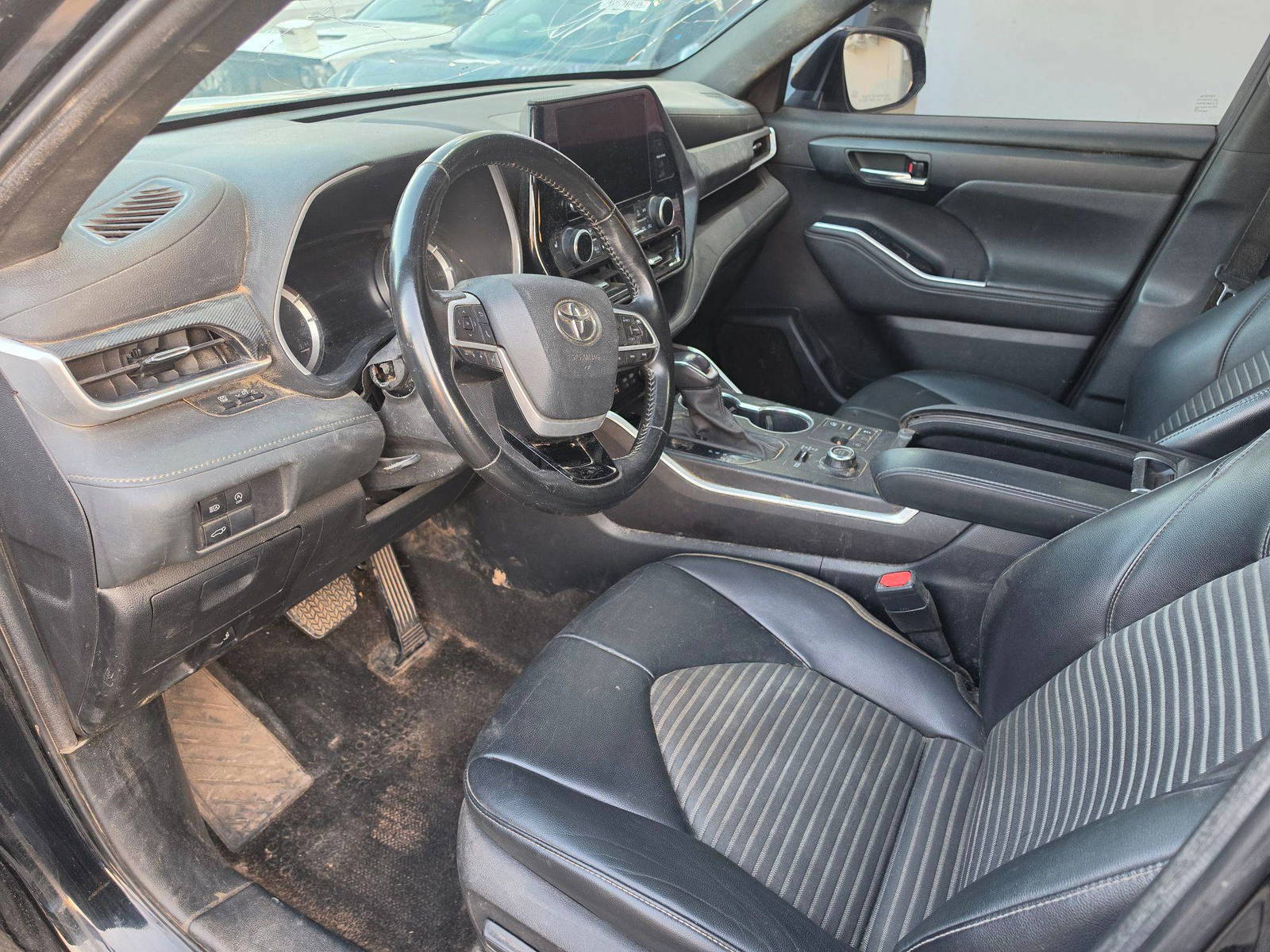 TOYOTA HIGHLANDER 2023 - Marhaba Auction Used Cars - Image 8