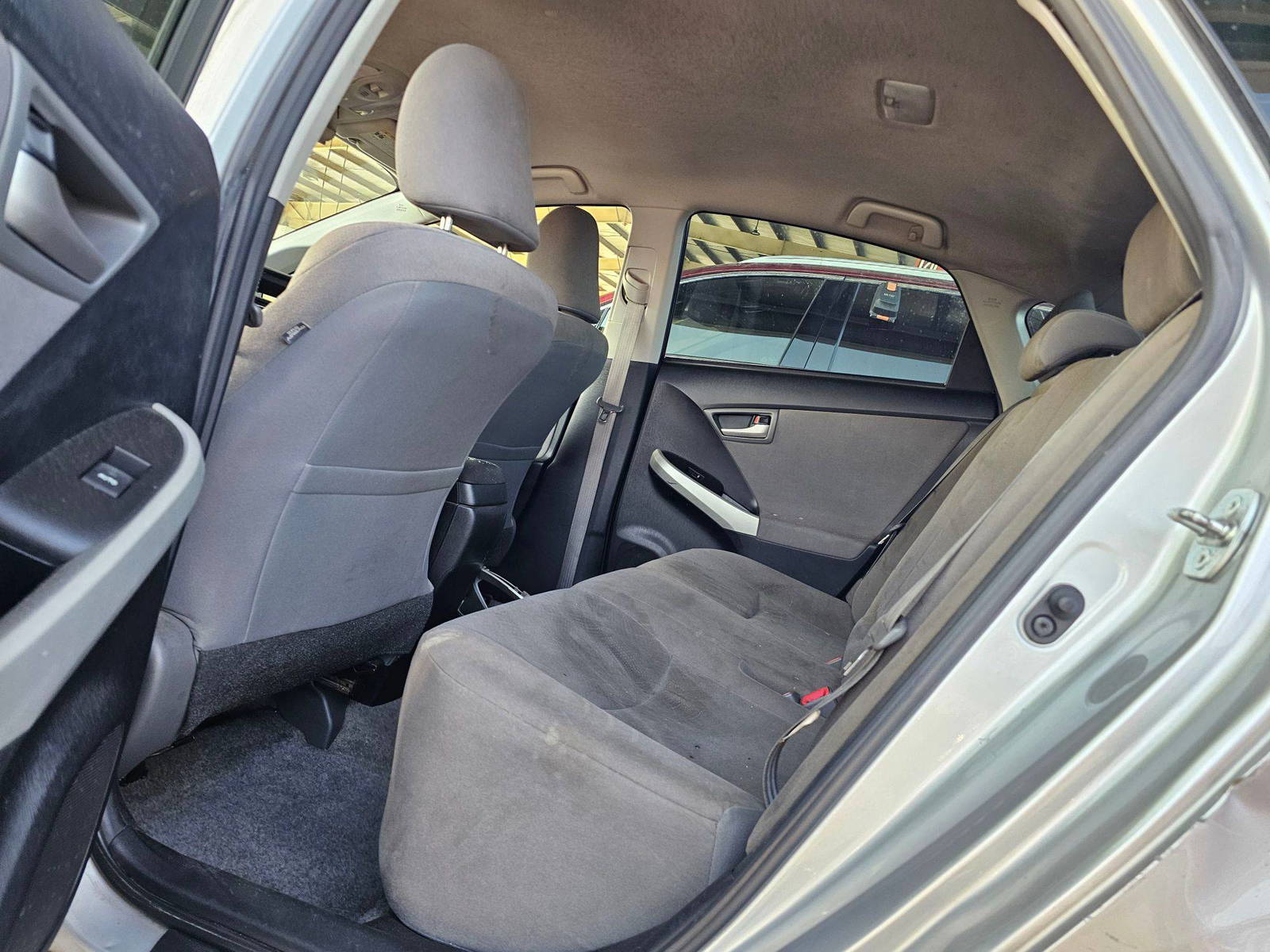 2015 TOYOTA PRIUS — 235482 Miles — Lot U9F0471954 — Souq - Marhaba Auctions Used Cars - Image 6