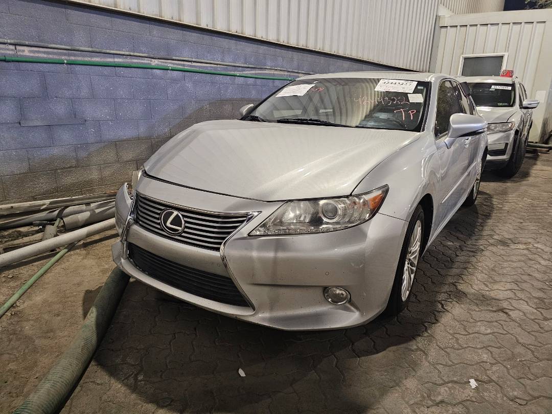 2013 LEXUS ES 350 — 139298 Miles — Lot 032959 — Main - Marhaba Auctions Used Cars - Image 5