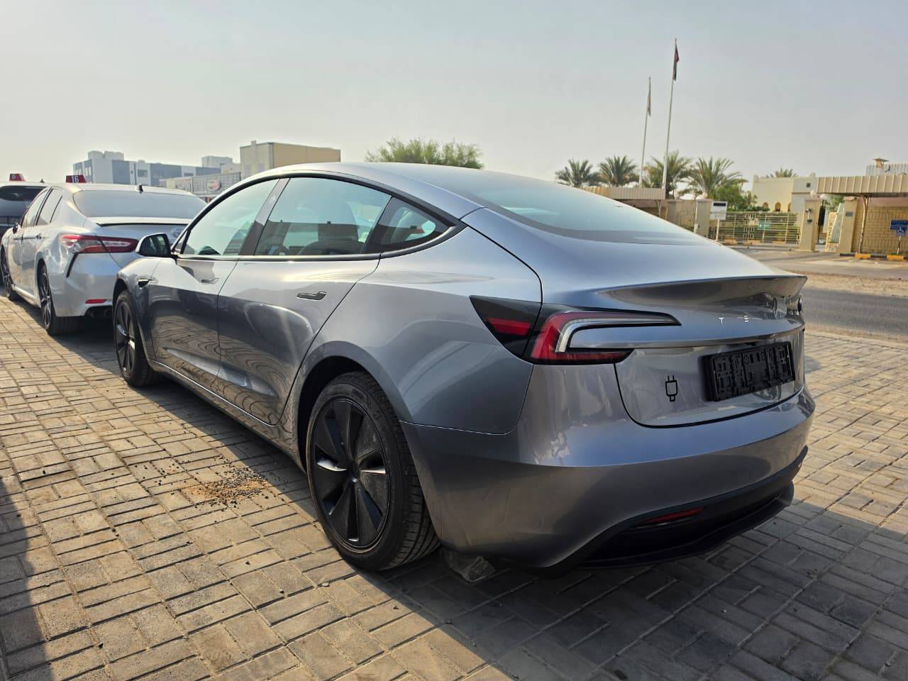 2025 TESLA MODEL 3 — 3330 KM — Lot S0SC346032 - Marhaba Auctions Used Cars - Image 4