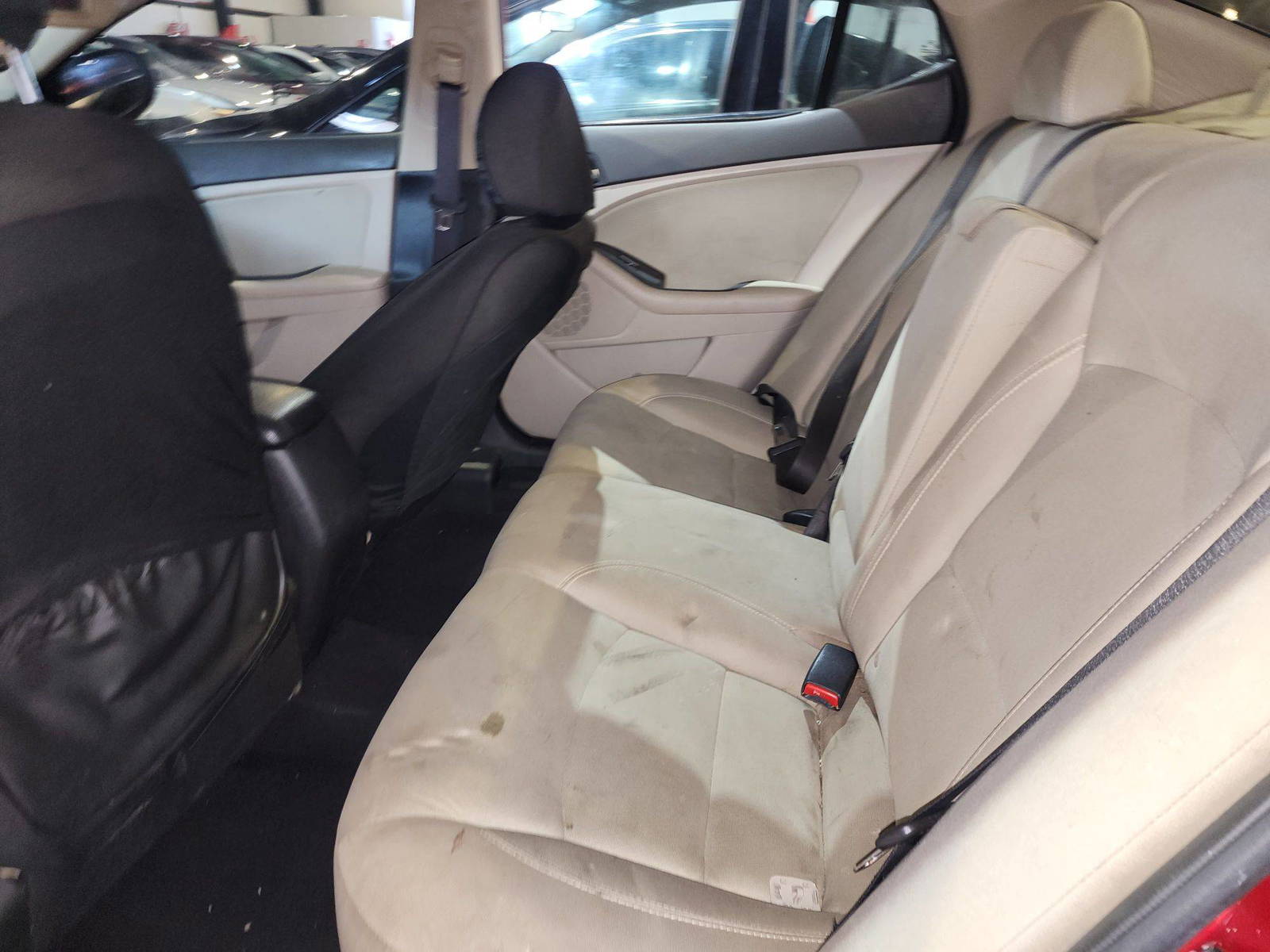 2015 KIA OPTIMA — 148094 Miles — Lot 21431 — Al Quoz - Marhaba Auctions Used Cars - Image 6