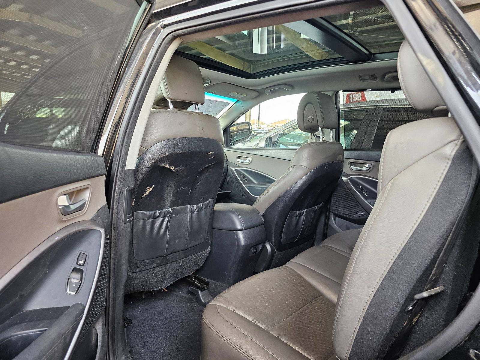 2015 HYUNDAI SANTA FE — 86482 Miles — Lot 6FG247431 — Souq - Marhaba Auctions Used Cars - Image 6