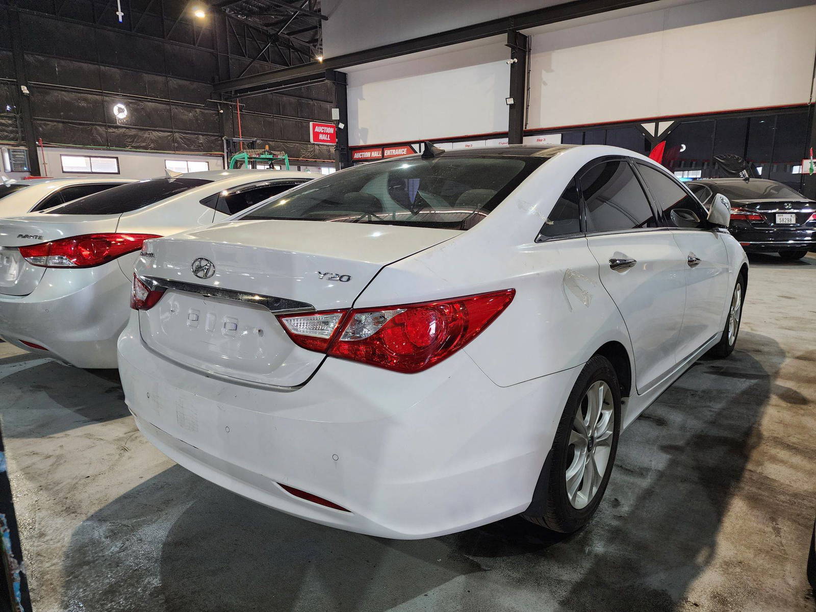 2010 HYUNDAI SONATA — 204681 KM — Lot 131306 — Main - Marhaba Auctions Used Cars - Image 4