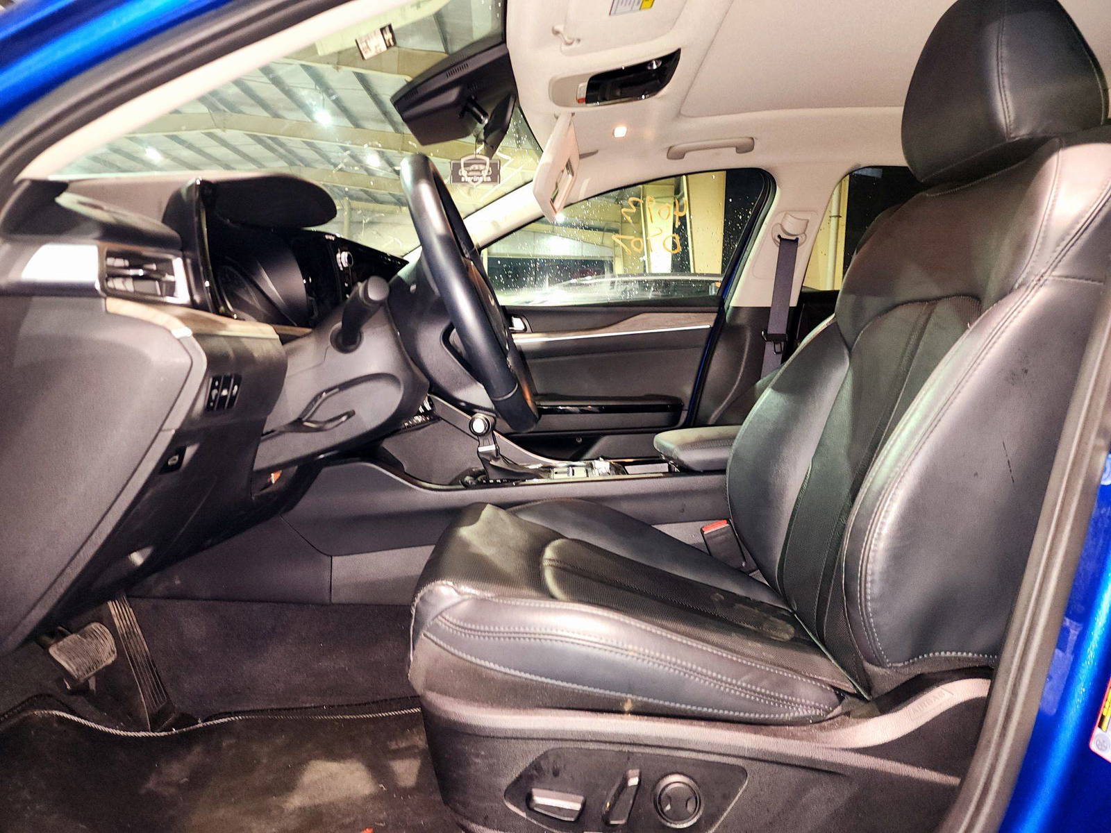 2022 KIA K5 — 37855 Miles — Lot 40930907 — Souq - Marhaba Auctions Used Cars - Image 8