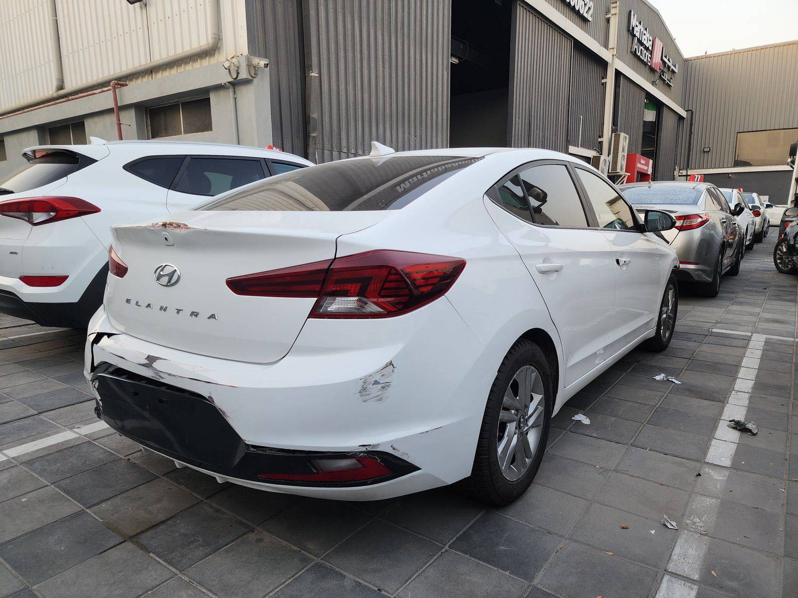2019 HYUNDAI ELANTRA — 92985 KM — Lot 44724715 — Al Quoz - Marhaba Auctions Used Cars - Image 6
