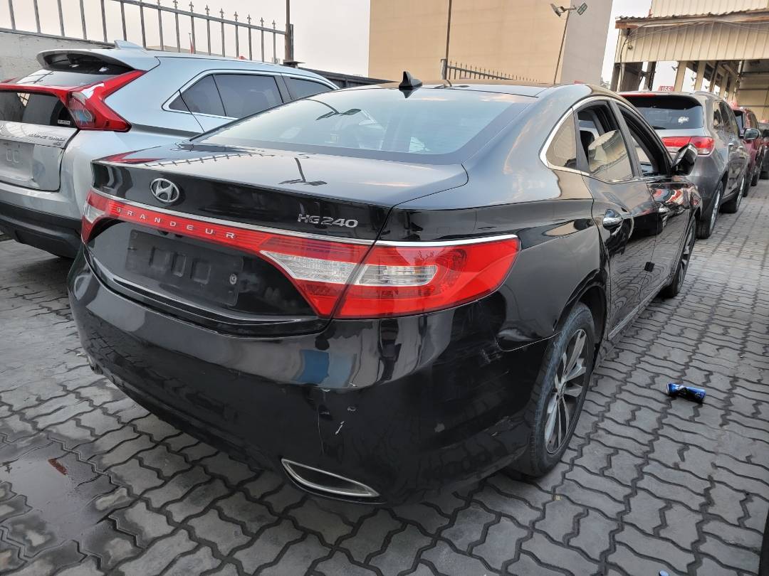 HYUNDAI GRANDEUR 2011 - Marhaba Auction Used Cars - Image 4