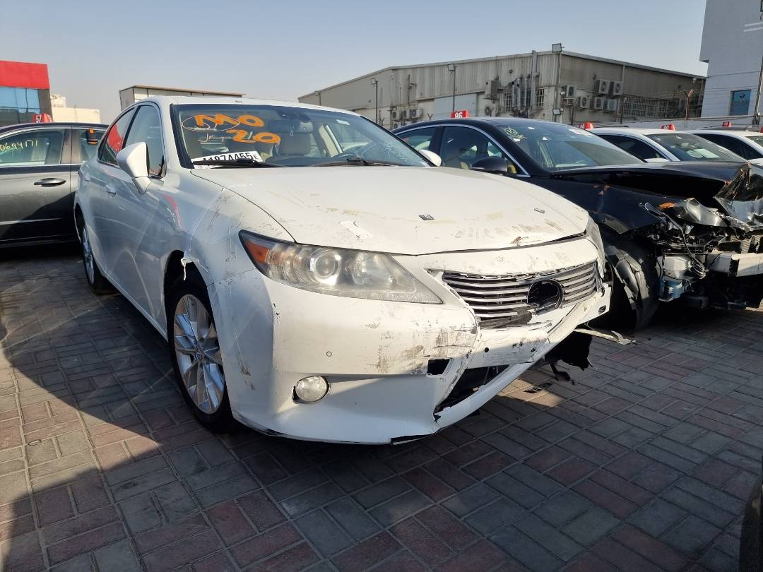 2013 LEXUS ES 300H — 163044 Miles — Lot 215487 — Souq - Marhaba Auctions Used Cars - Image 5