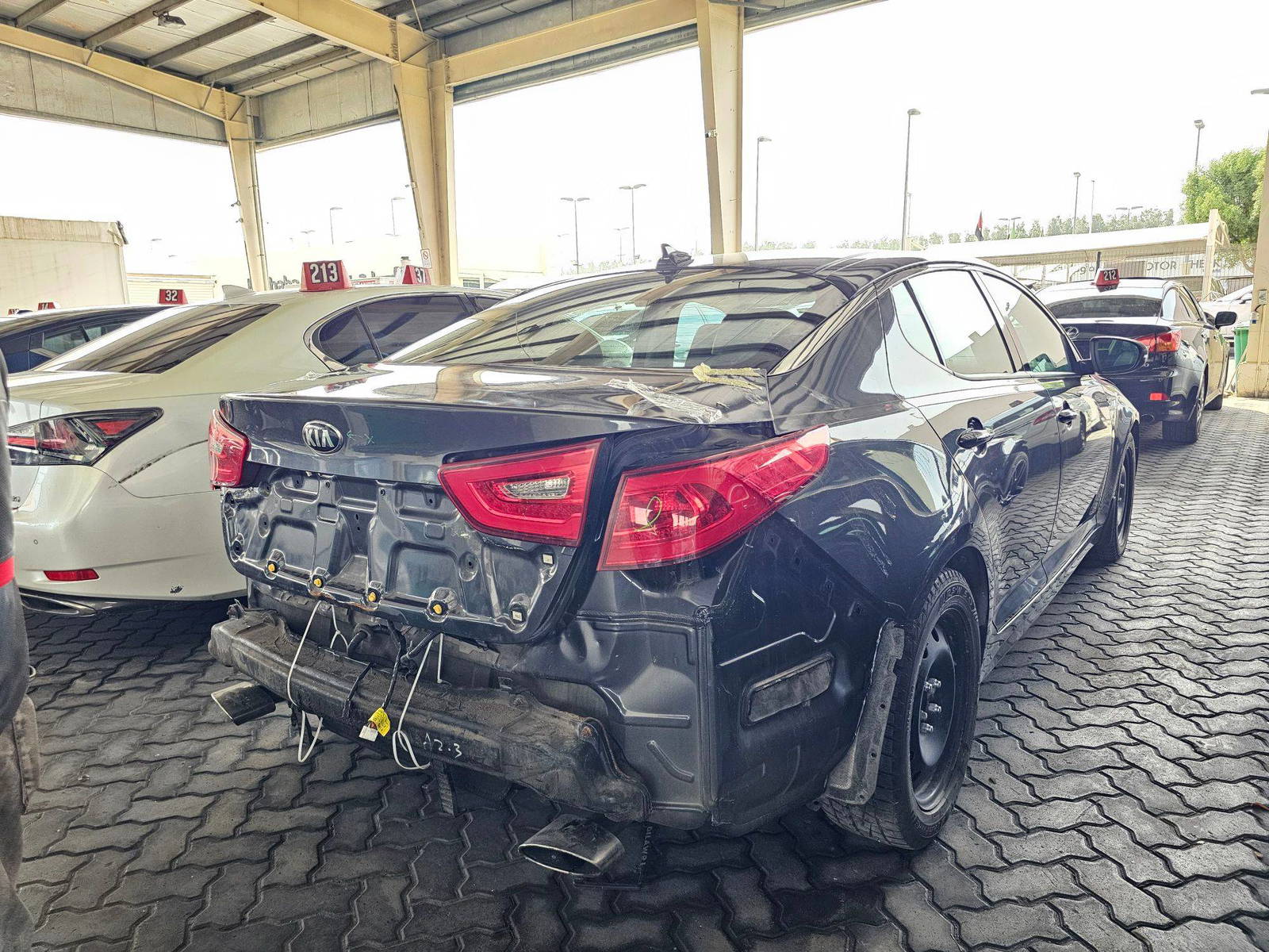 2014 KIA OPTIMA — 177099 KM — Lot 44122485 — Souq - Marhaba Auctions Used Cars - Image 3