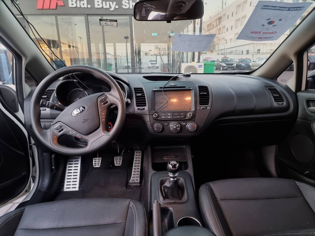 2015 KIA K3 — 178576 KM — Lot 2w22211 — Souq - Marhaba Auctions Used Cars - Image 7