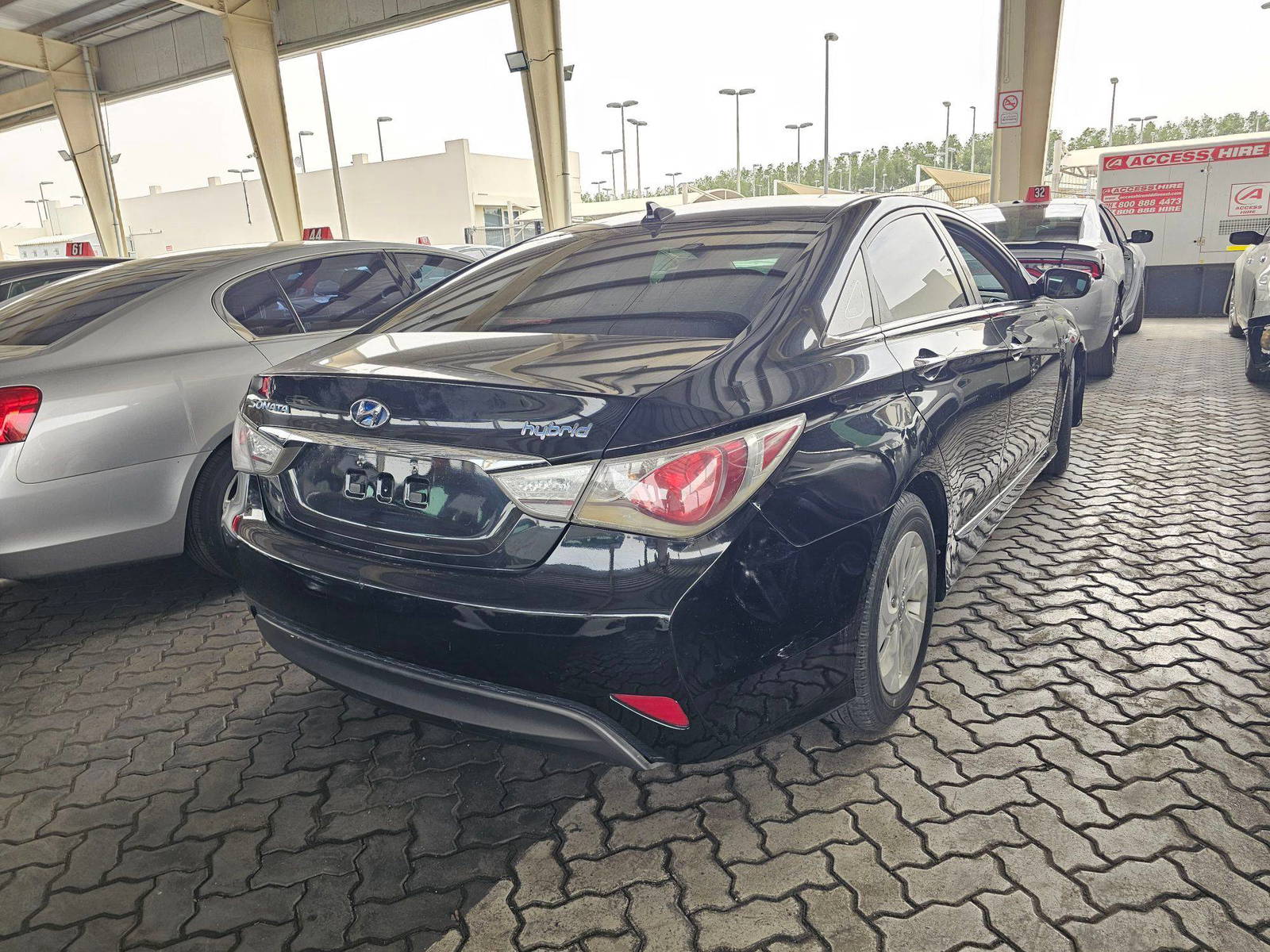 2012 HYUNDAI SONATA — 212263 Miles — Lot A056663 — Souq - Marhaba Auctions Used Cars - Image 4