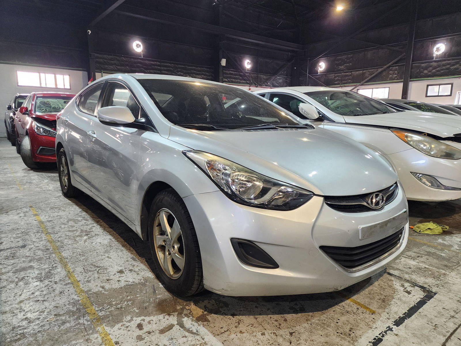 2011 HYUNDAI AVANTE — 167024 KM — Lot 35490 — Al Quoz - Marhaba Auctions Used Cars - Image 9
