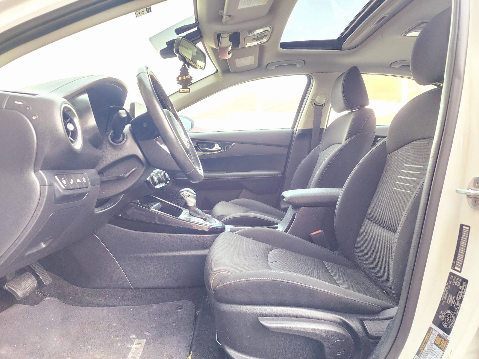 2021 KIA FORTE — 36633 KM — Lot ME400968 — Souq - Marhaba Auctions Used Cars - Image 9