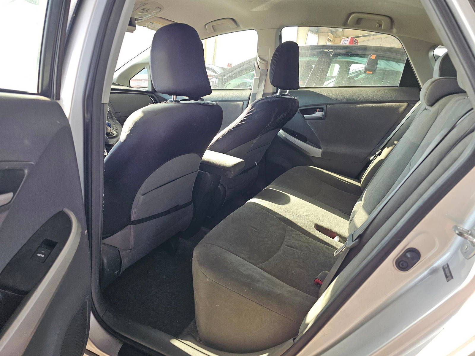 2010 TOYOTA PRIUS — 247131 Miles — Lot U0A0118303 — Souq - Marhaba Auctions Used Cars - Image 7