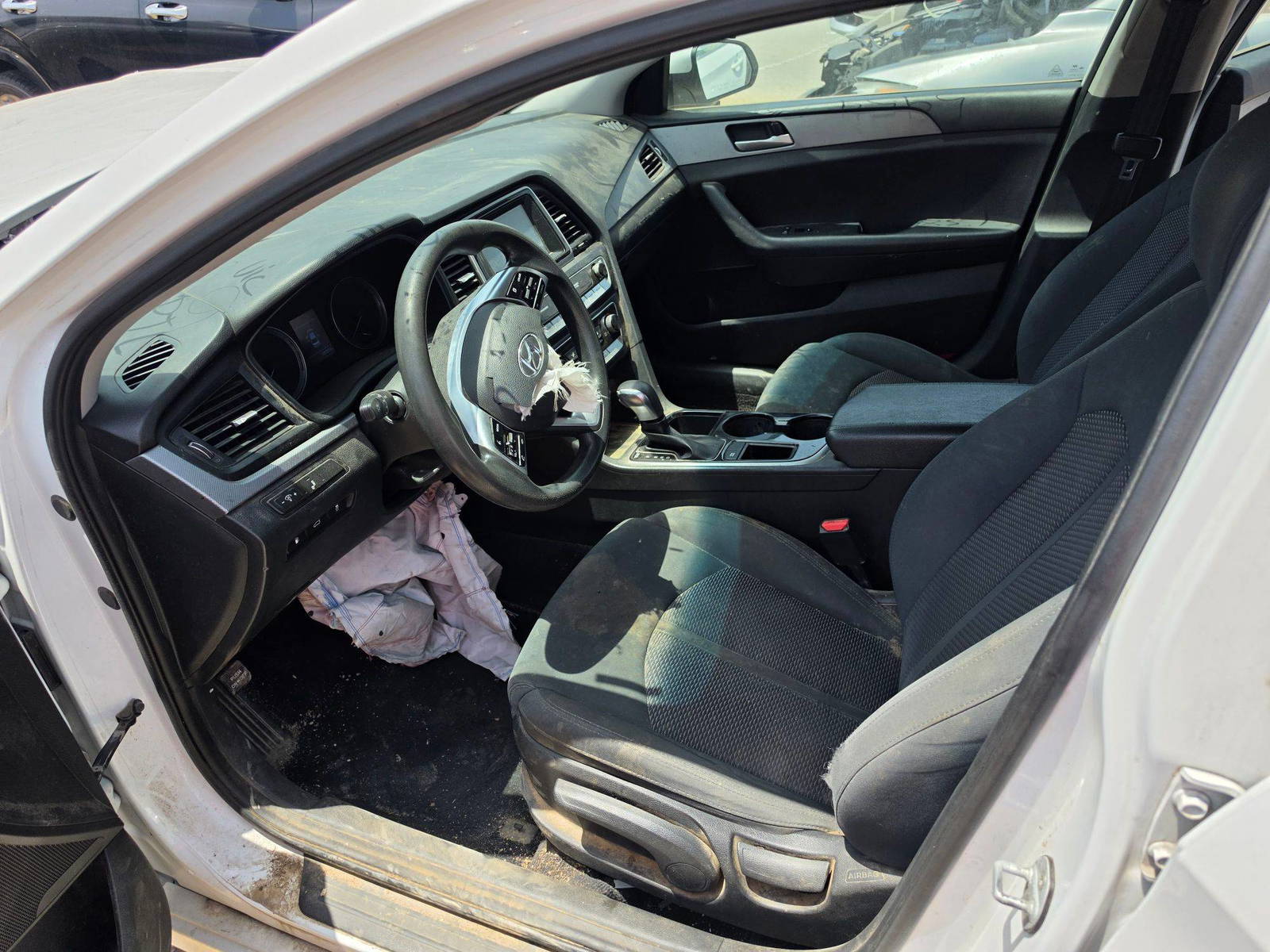 HYUNDAI SONATA 2019 - Marhaba Auction Used Cars - Image 10