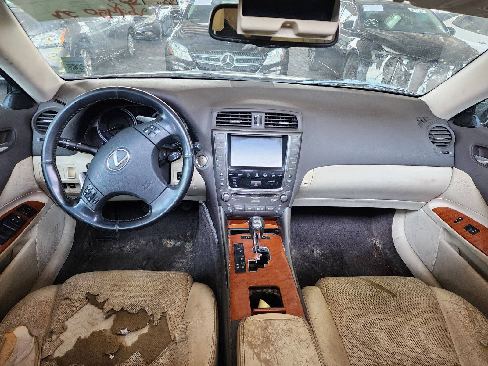 2009 LEXUS IS 250 — 269450 Miles — Lot 39602389 — Souq - Marhaba Auctions Used Cars - Image 7