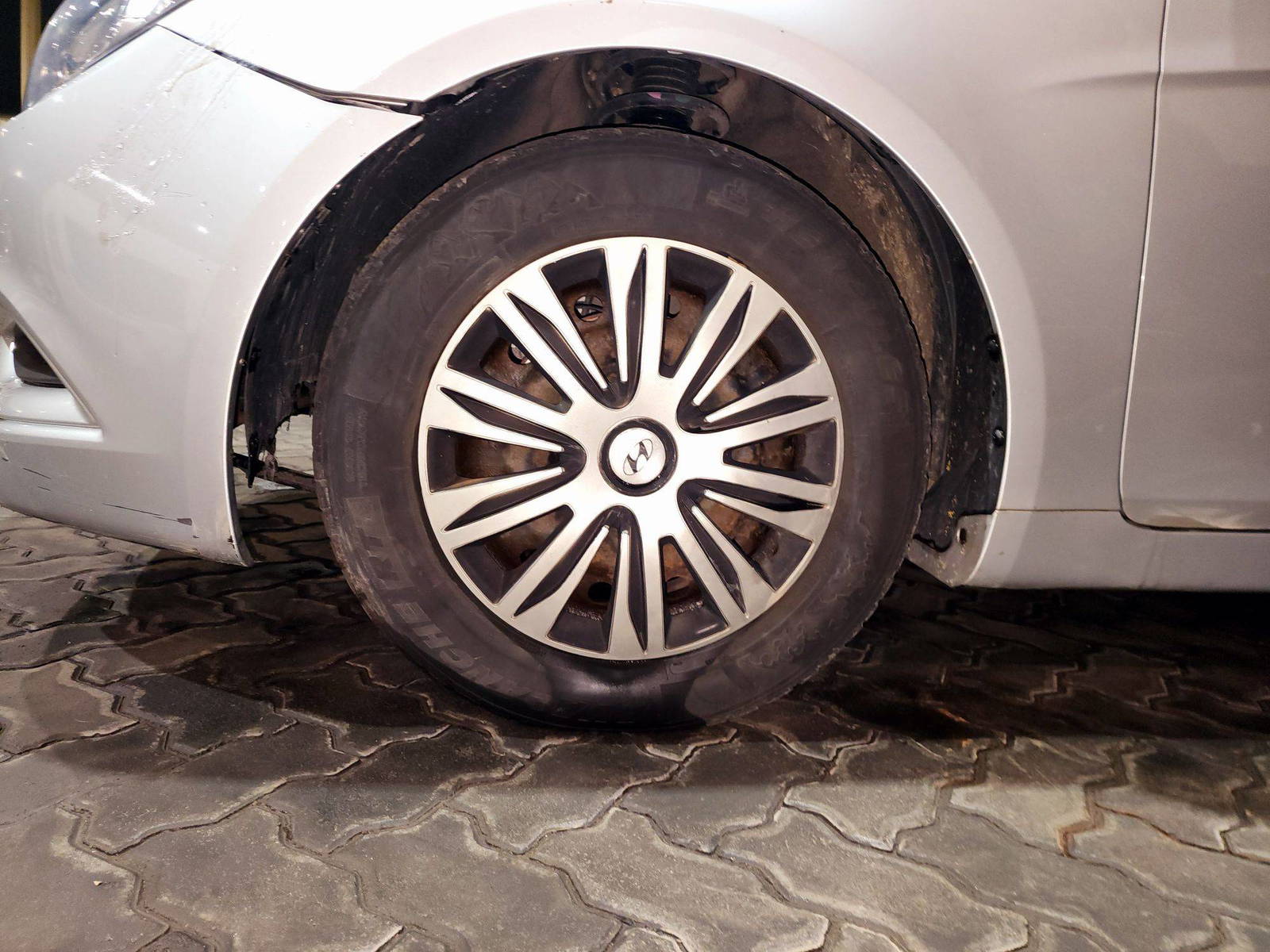 2013 HYUNDAI SONATA — 189917 KM — Lot H744741 — Souq - Marhaba Auctions Used Cars - Image 10