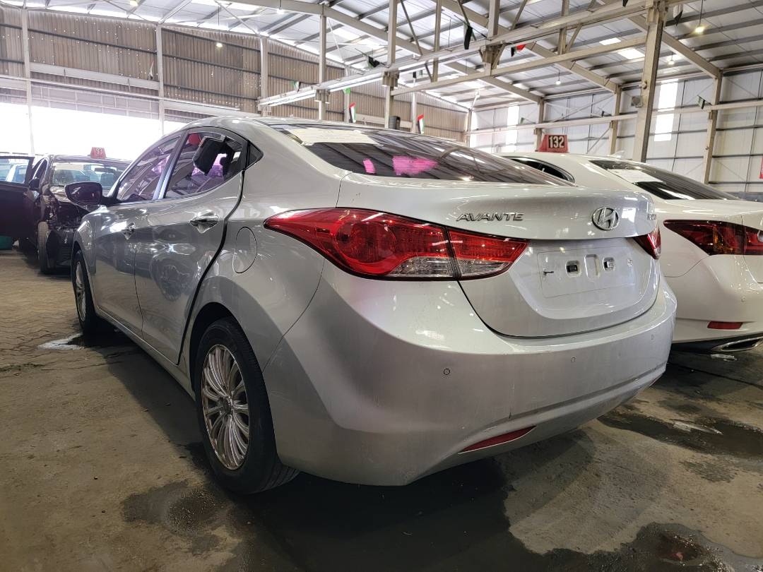 2011 HYUNDAI AVANTE — 211040 KM — Lot 124430 — Main - Marhaba Auctions Used Cars - Image 4