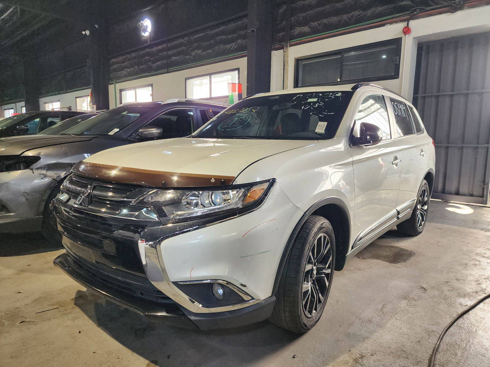 2018 MITSUBISHI OUTLANDER — 103683 Miles — Lot 40687252 — Main - Marhaba Auctions Used Cars - Image 3