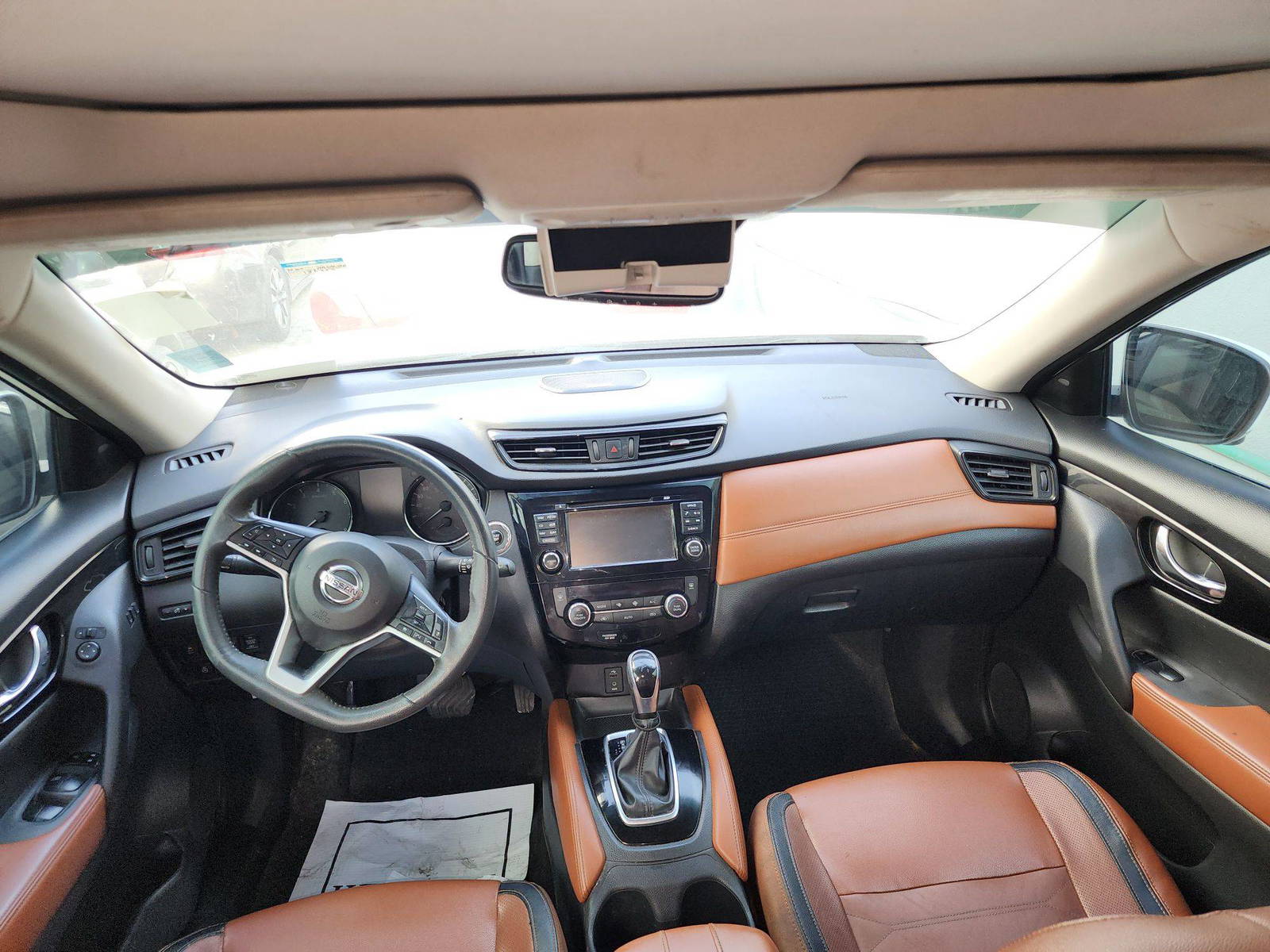 2017 NISSAN ROGUE — 186355 KM — Lot 3281078 — Souq - Marhaba Auctions Used Cars - Image 8