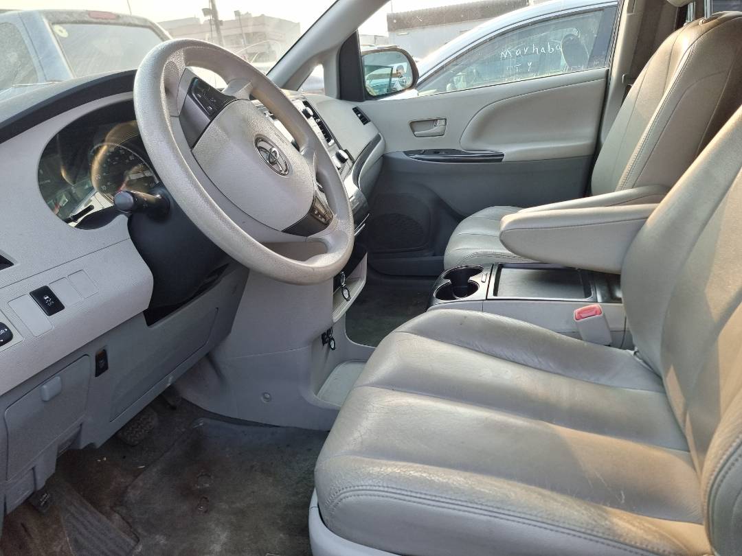 2011 TOYOTA SIENNA — 228790 Miles — Lot 3214698 — Ind. 12 - Marhaba Auctions Used Cars - Image 6
