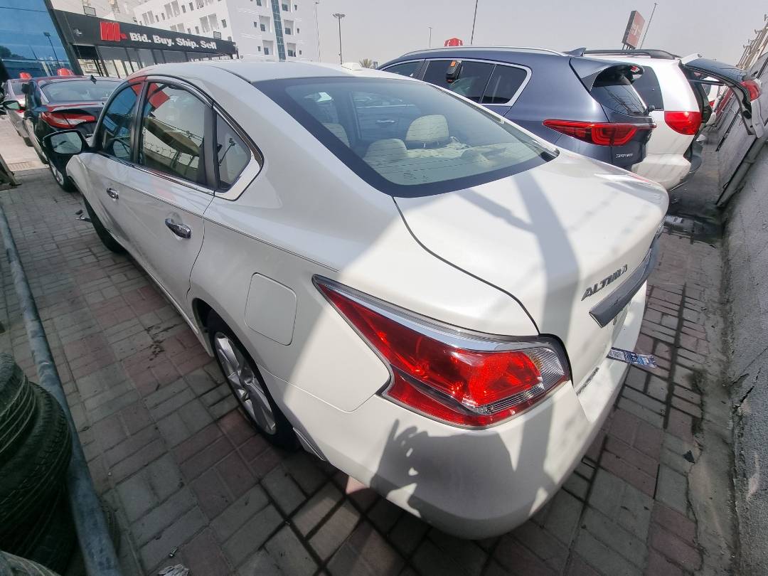 2015 NISSAN ALTIMA — 127392 Miles — Lot 124578 — Ind. 12 - Marhaba Auctions Used Cars - Image 5