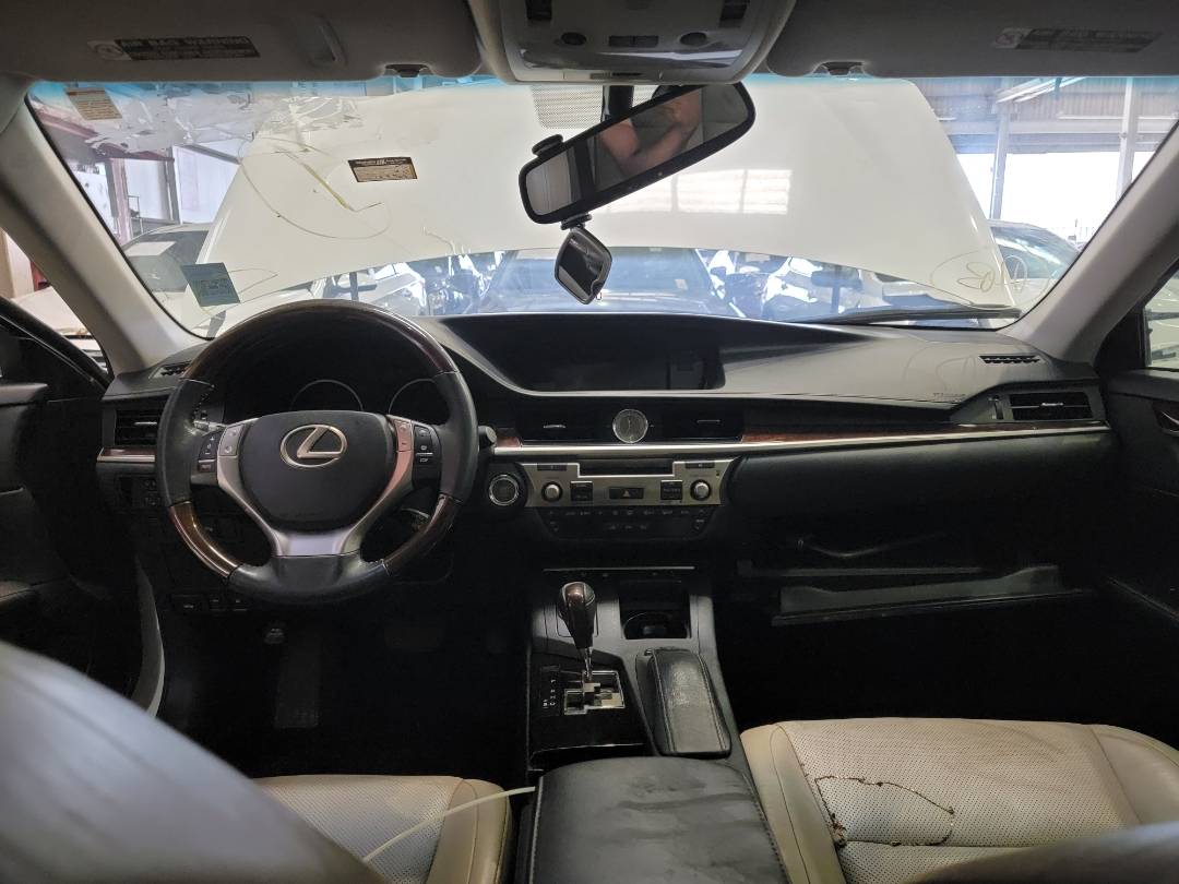2014 LEXUS ES 350 — 159904 Miles — Lot 2094262 — Souq - Marhaba Auctions Used Cars - Image 8