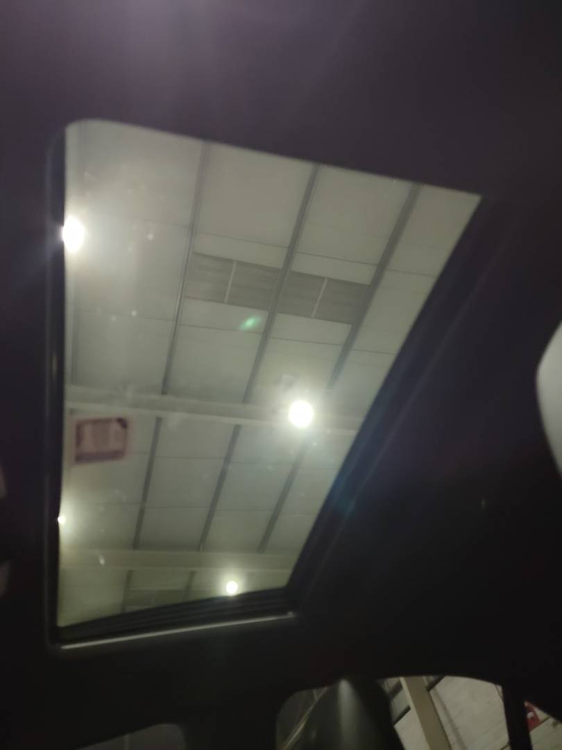 MERCEDES BENZ C300 2010 - Marhaba Auction Used Cars - Image 10