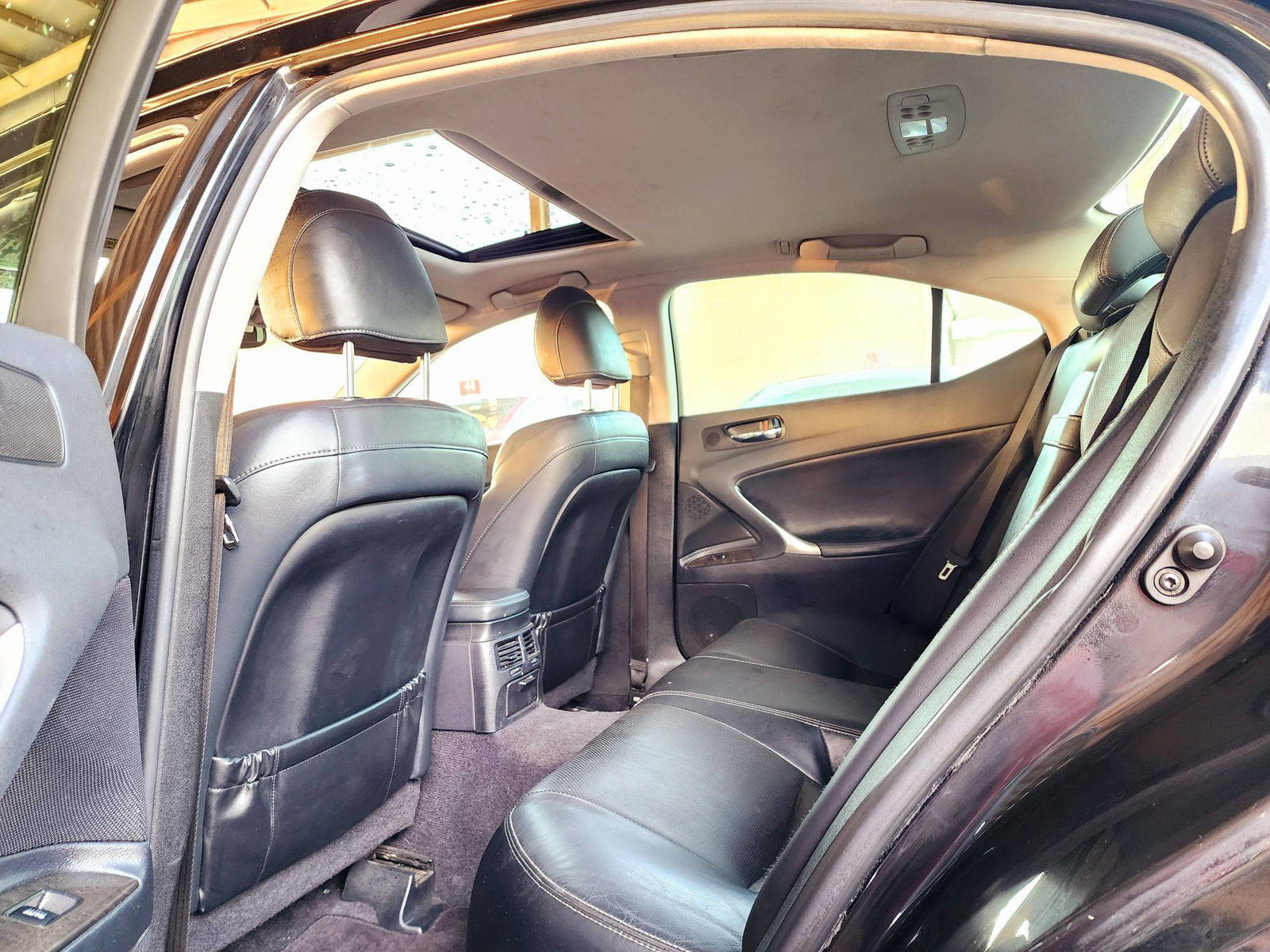 2011 LEXUS IS 250 — 133824 Miles — Lot 6B5138311 — Souq - Marhaba Auctions Used Cars - Image 6