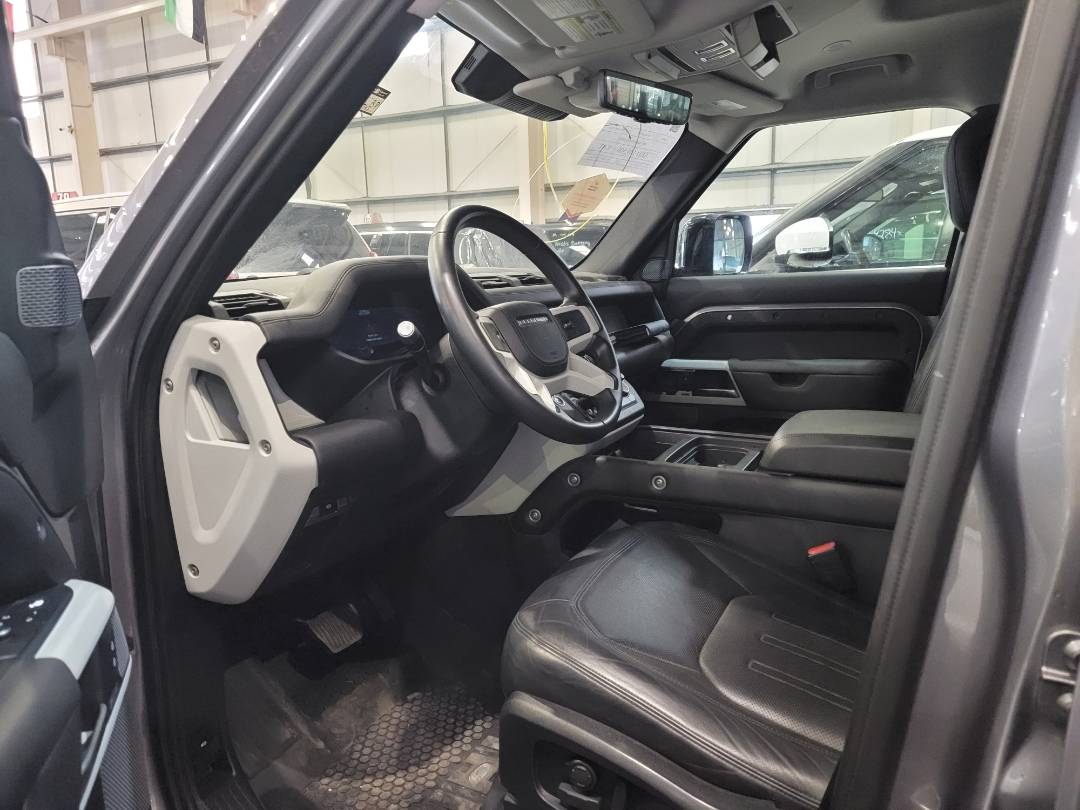 2020 LAND ROVER DEFENDER 110 SE — 31743 Miles — Lot 69217934 — Main - Marhaba Auctions Used Cars - Image 6
