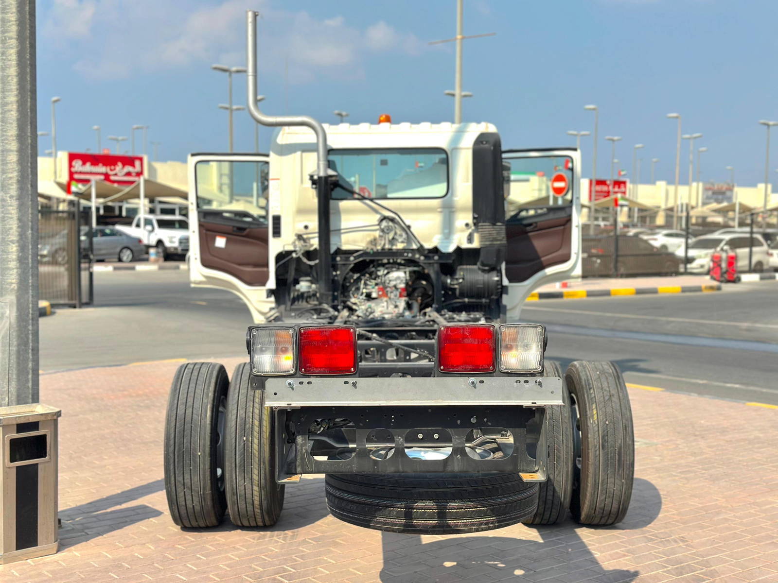 2023 HINO 500 — 284 KM — Lot 5P7710341 — Souq - Marhaba Auctions Used Cars - Image 3