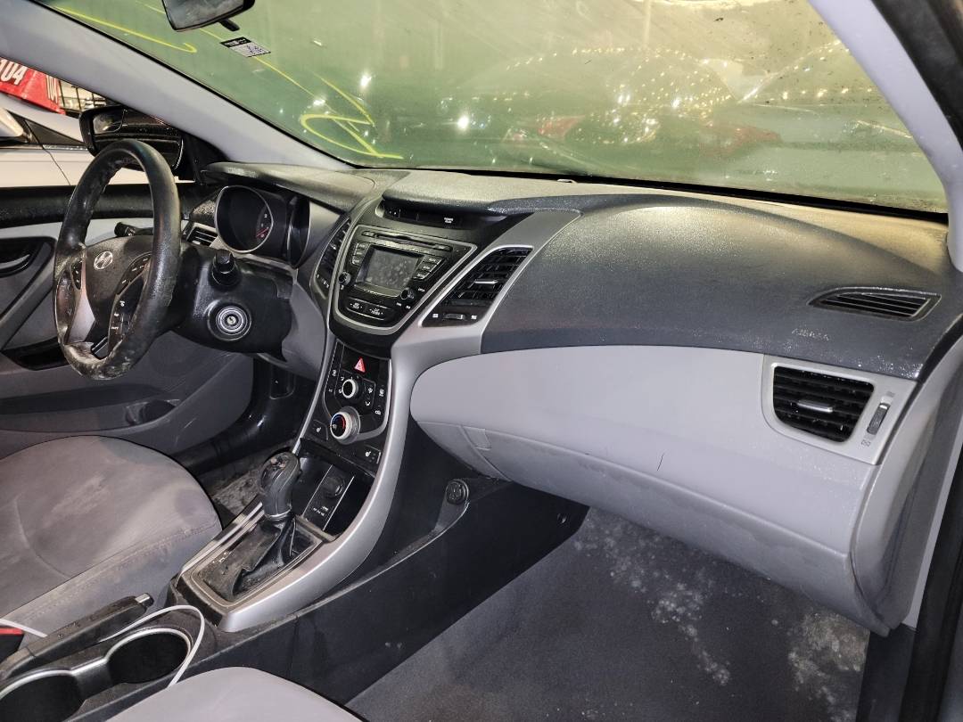 2014 HYUNDAI ELANTRA — 181103 Miles — Lot 68213603 - Marhaba Auctions Used Cars - Image 4