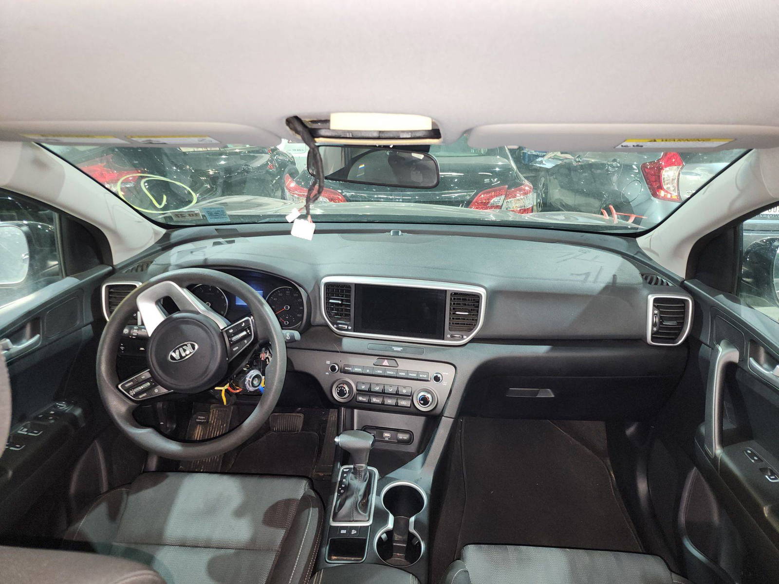 2022 KIA SPORTAGE — 32792 Miles — Lot 215487 — Al Quoz - Marhaba Auctions Used Cars - Image 8