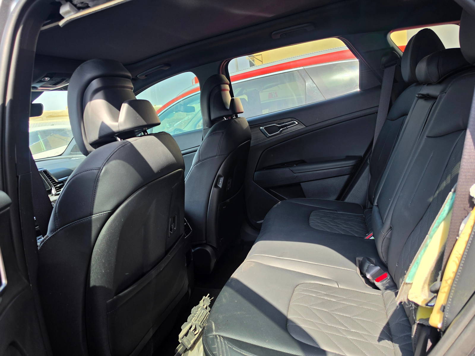 2025 KIA SPORTAGE — 877 Miles — Lot 7273965 — Oman Yard - Marhaba Auctions Used Cars - Image 7