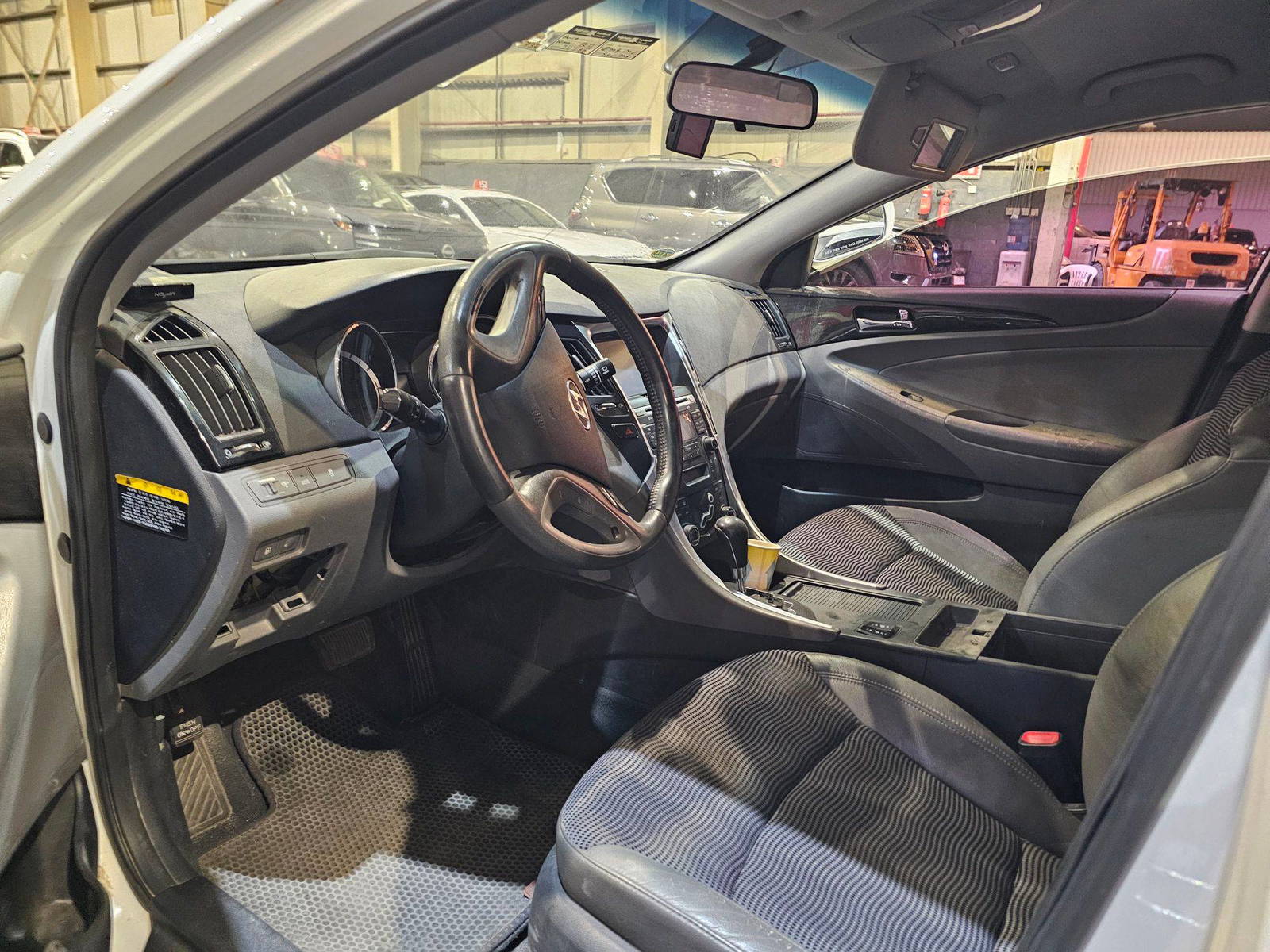 HYUNDAI SONATA 2011 - Marhaba Auction Used Cars - Image 8