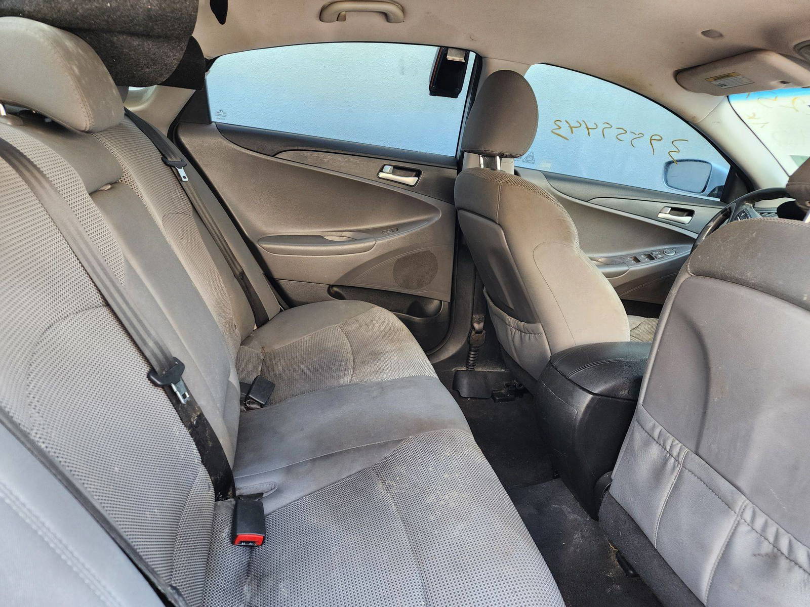 2014 HYUNDAI SONATA — 226663 Miles — Lot 22511 — Al Quoz - Marhaba Auctions Used Cars - Image 6