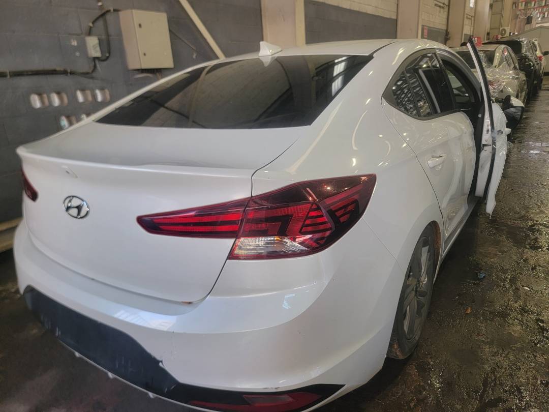 2019 HYUNDAI ELANTRA — 154079 Miles — Lot H420017 — Main - Marhaba Auctions Used Cars - Image 4