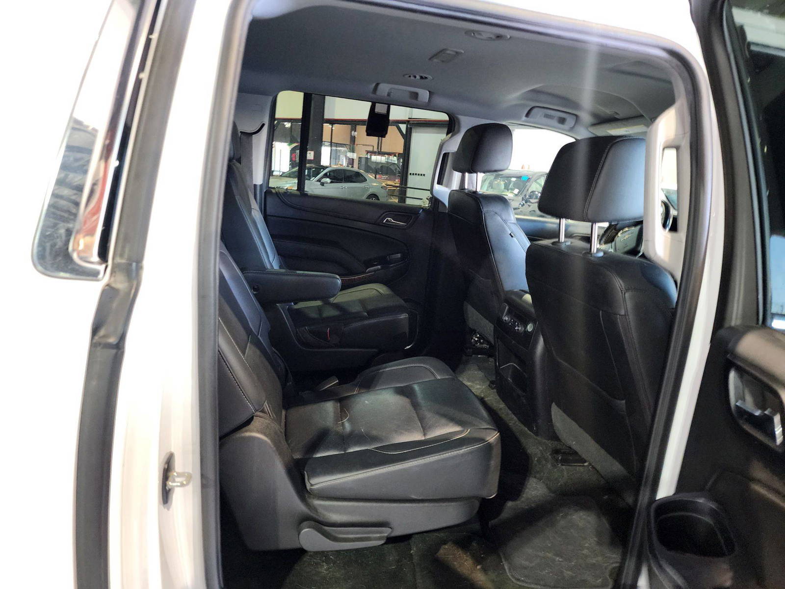 2018 CHEVROLET SUBURBAN — 180635 KM — Lot 89785 — Main - Marhaba Auctions Used Cars - Image 7