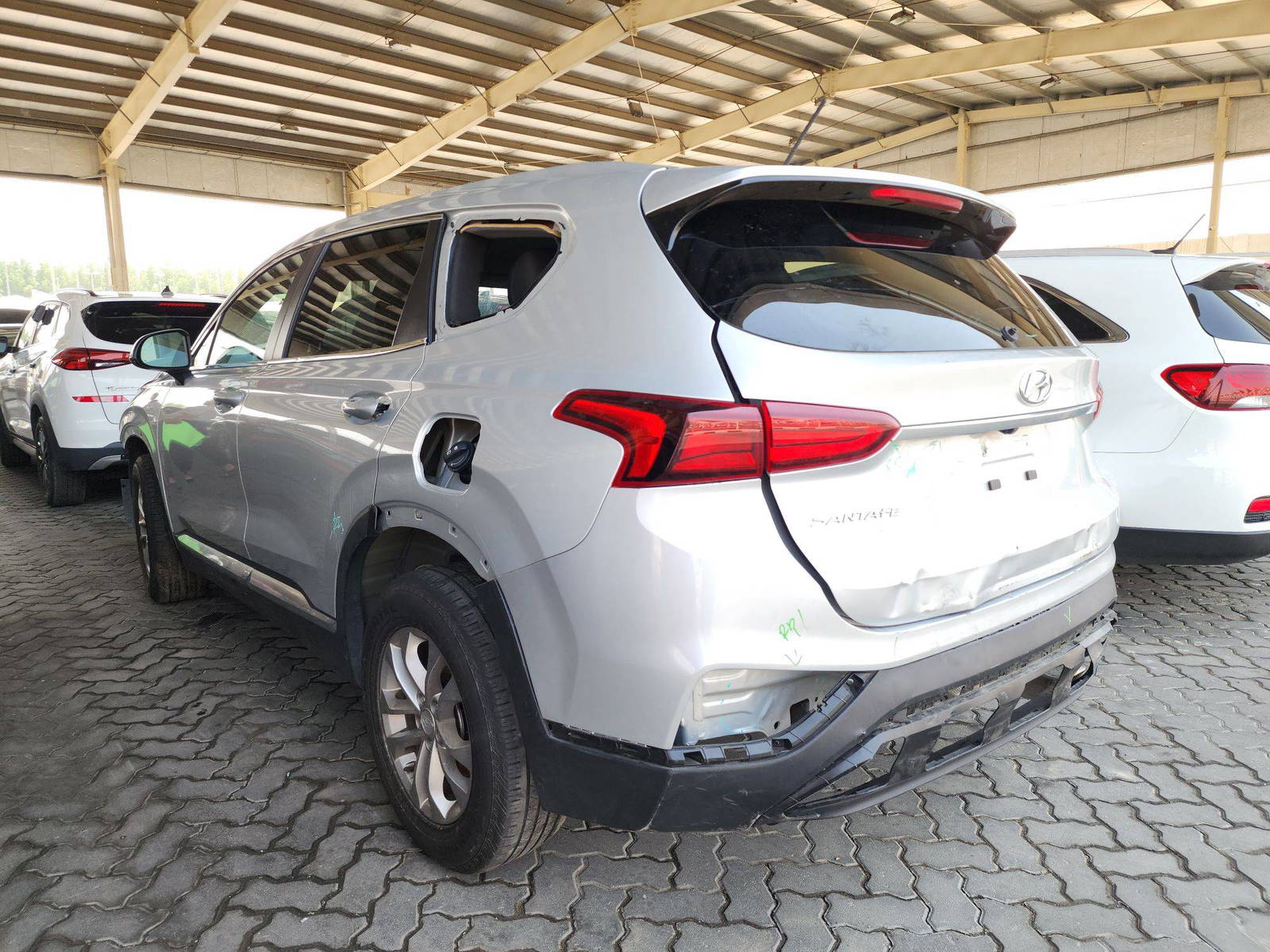 2019 HYUNDAI SANTA FE — 112422 Miles — Lot 98422 — Souq - Marhaba Auctions Used Cars - Image 3