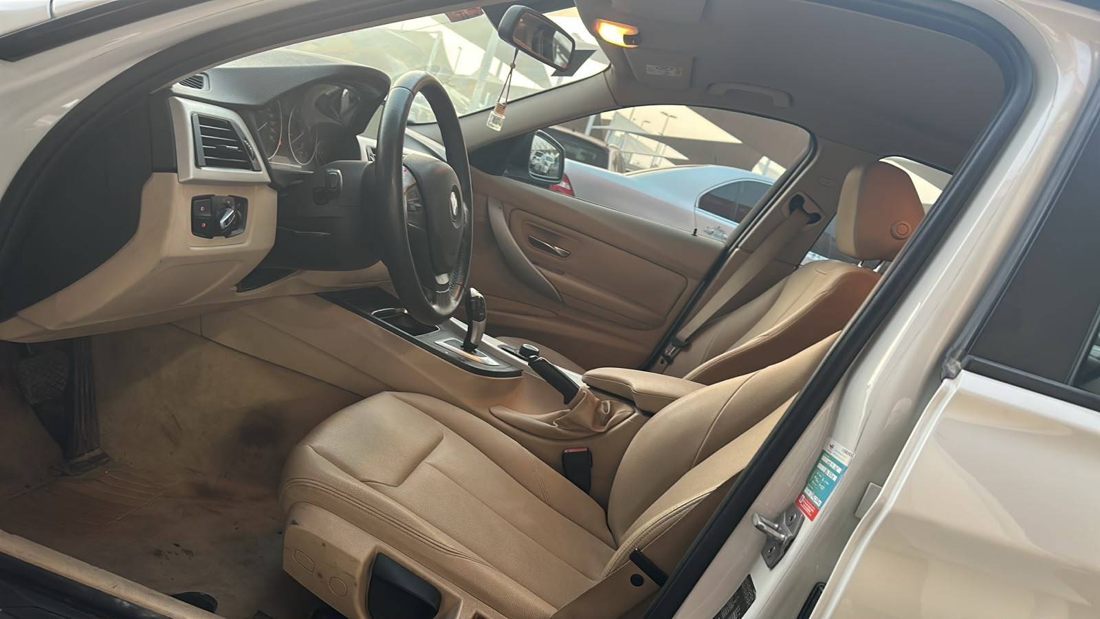 2016 BMW 318i — 192083 KM — Lot 03GK489896 — Souq - Marhaba Auctions Used Cars - Image 9
