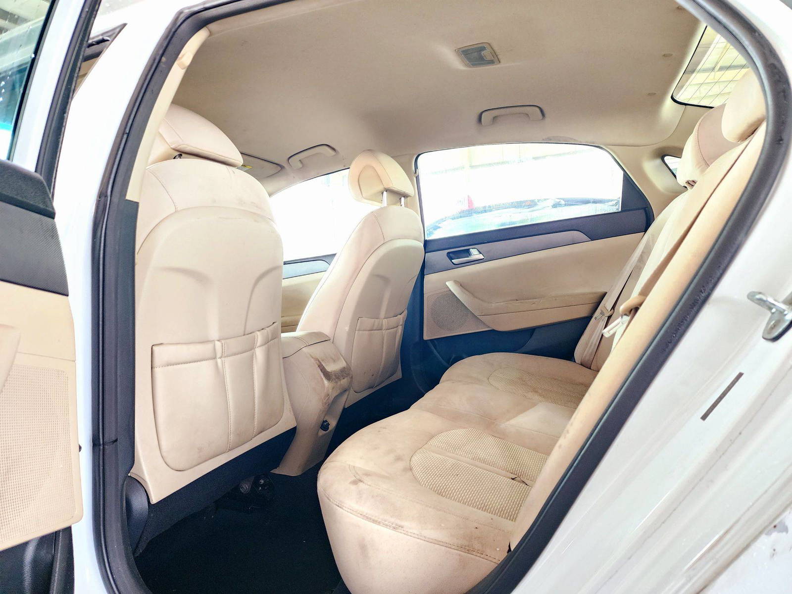 2015 HYUNDAI SONATA — 133896 Miles — Lot 39919659 — Souq - Marhaba Auctions Used Cars - Image 6