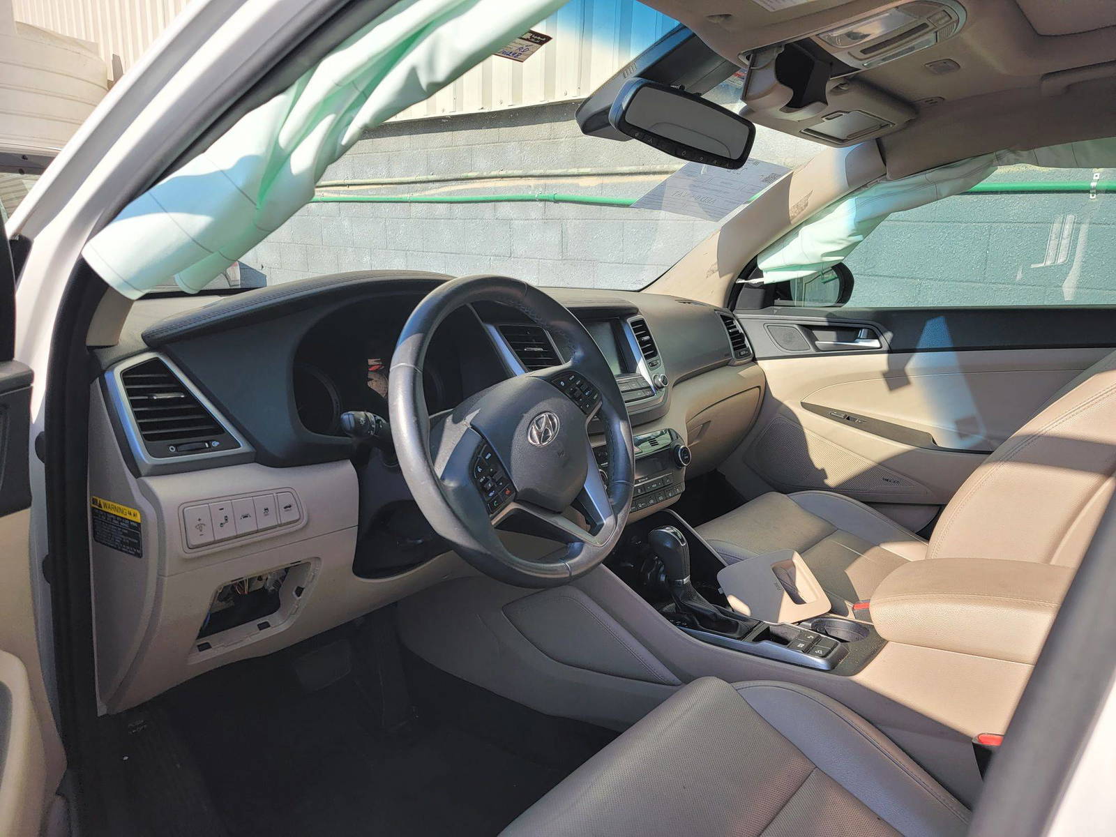 HYUNDAI TUCSON 2017 - Marhaba Auction Used Cars - Image 8