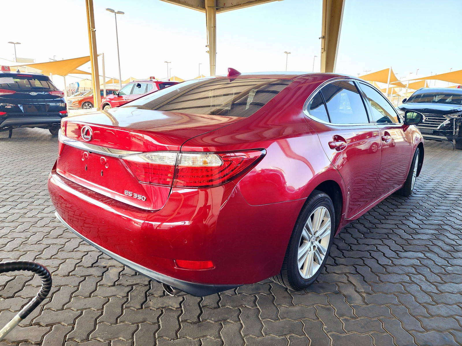 2015 LEXUS ES 350 — 116320 Miles — Lot 2168370 — Souq - Marhaba Auctions Used Cars - Image 3