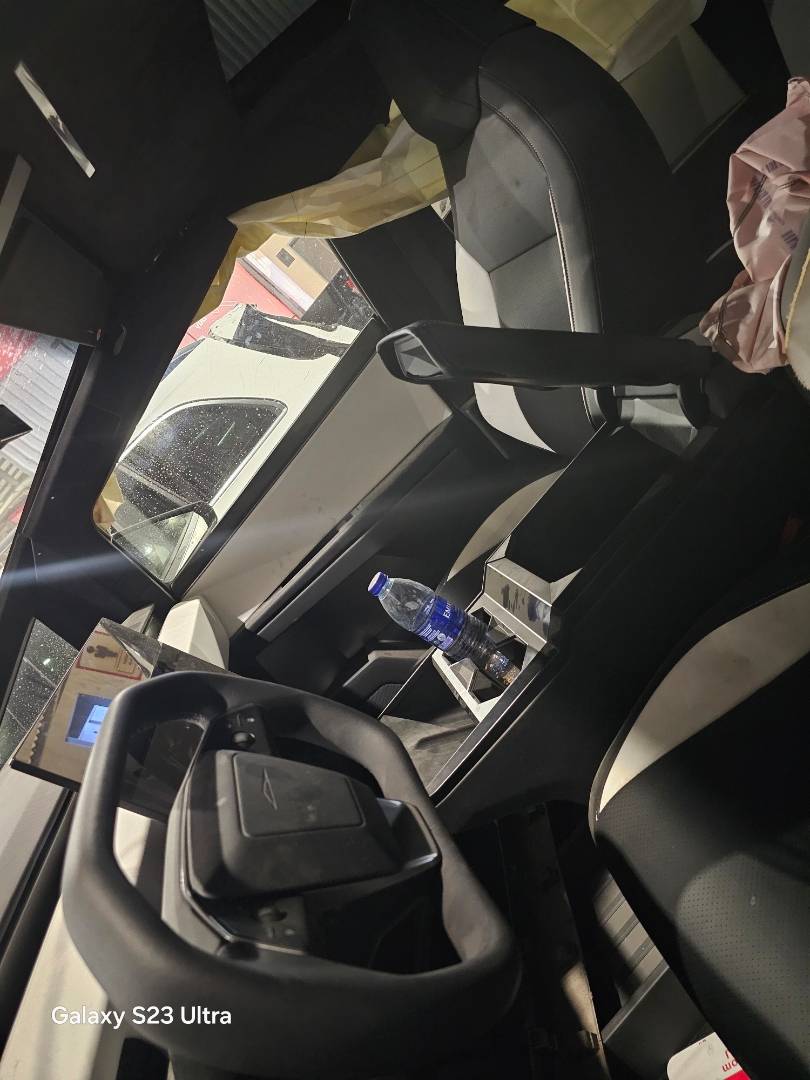 TESLA CYBERTRUCK 2024 - Marhaba Auction Used Cars - Image 9