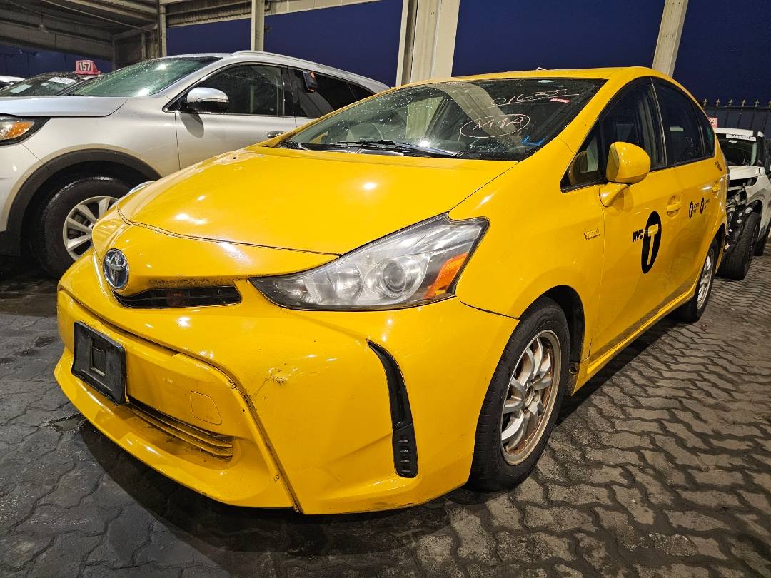 2015 TOYOTA PRIUS V — 441420 Miles — Lot FJ016307 — Main - Marhaba Auctions Used Cars - Image 3