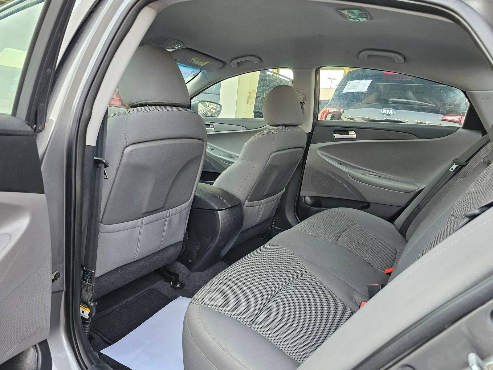 2011 HYUNDAI SONATA — 141587 Miles — Lot BH169364 — Souq - Marhaba Auctions Used Cars - Image 6
