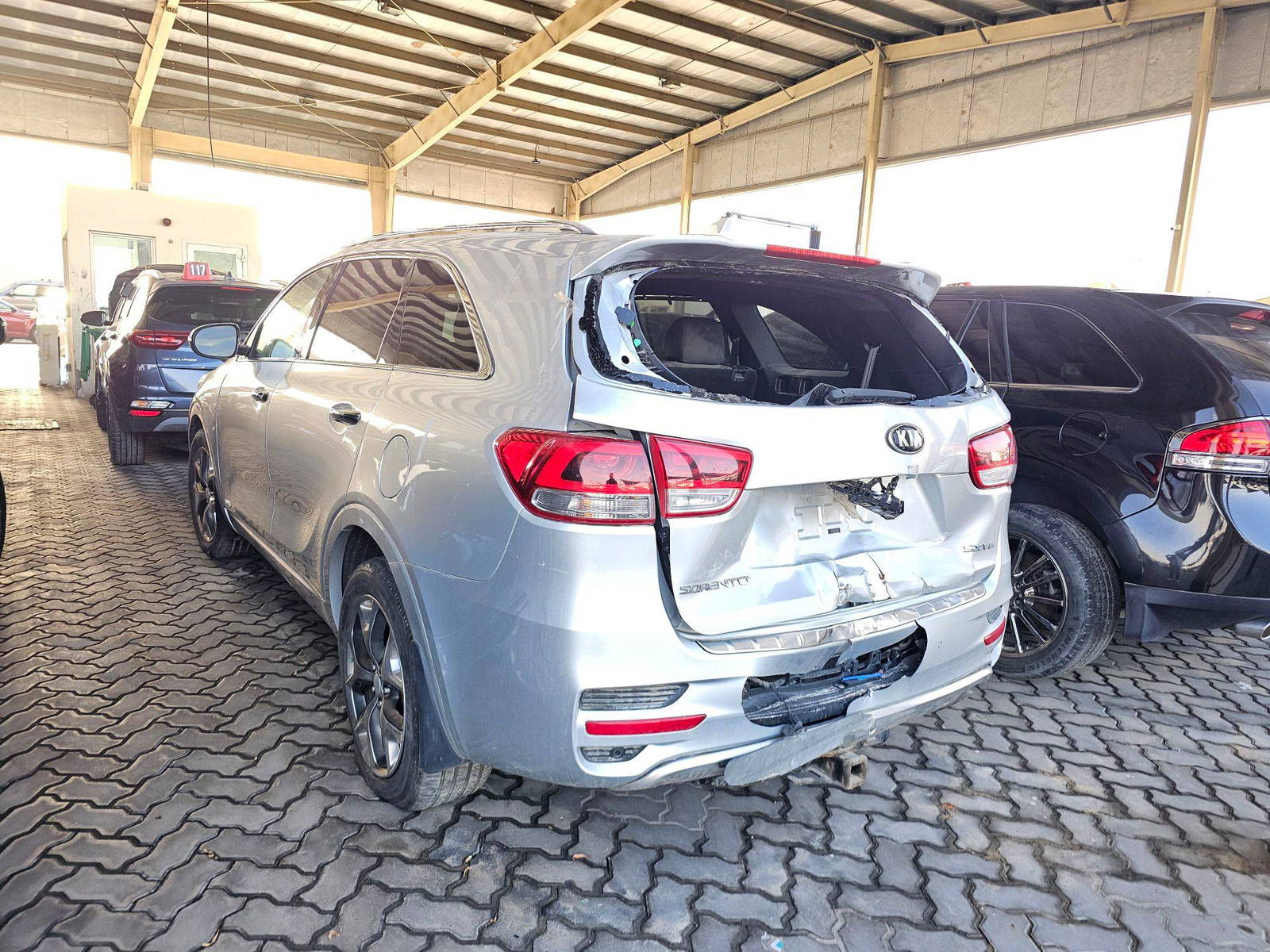 2016 KIA SORENTO — 209477 KM — Lot GG103319 — Ind. 12 - Marhaba Auctions Used Cars - Image 4